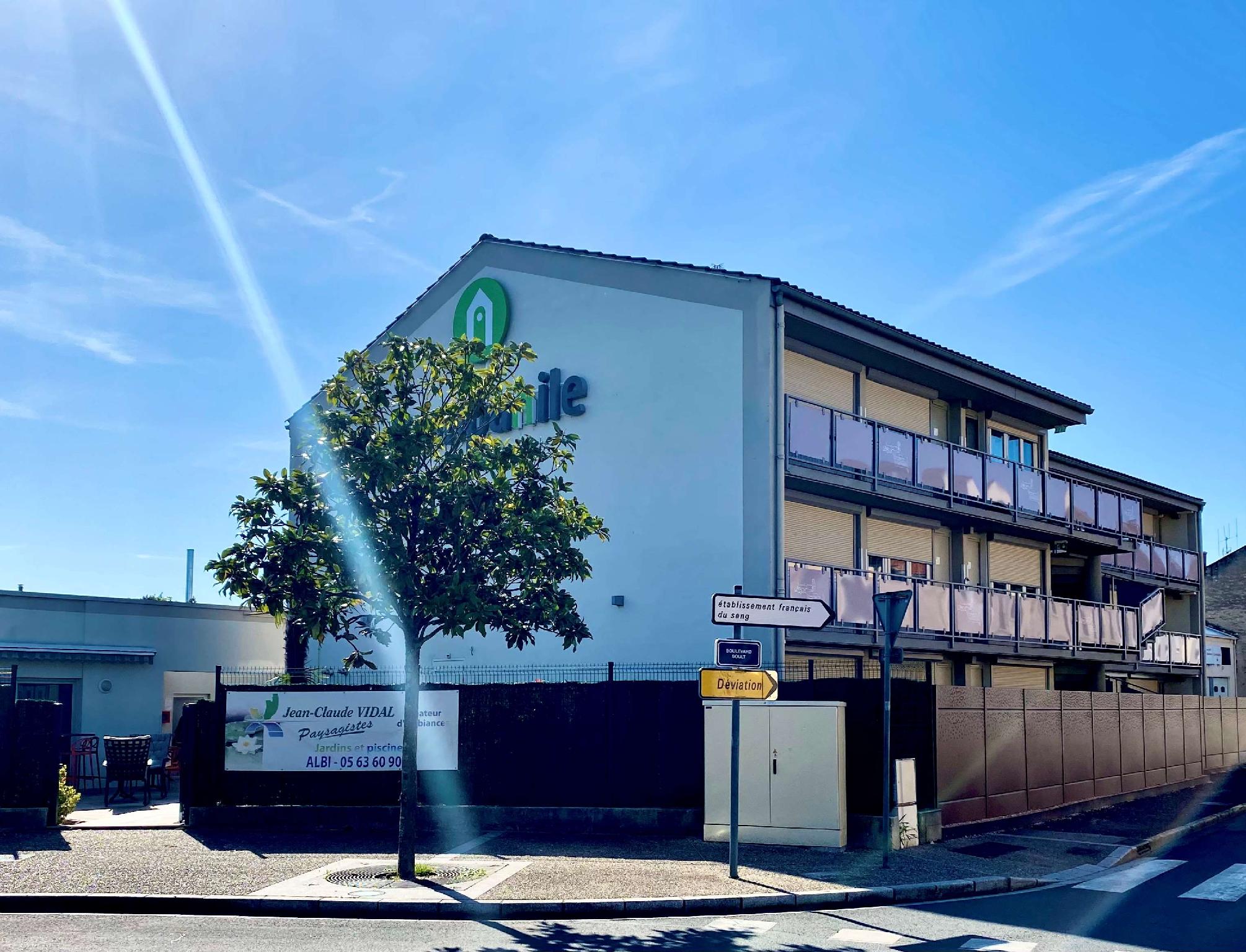 Ngoại cảnh khách sạn