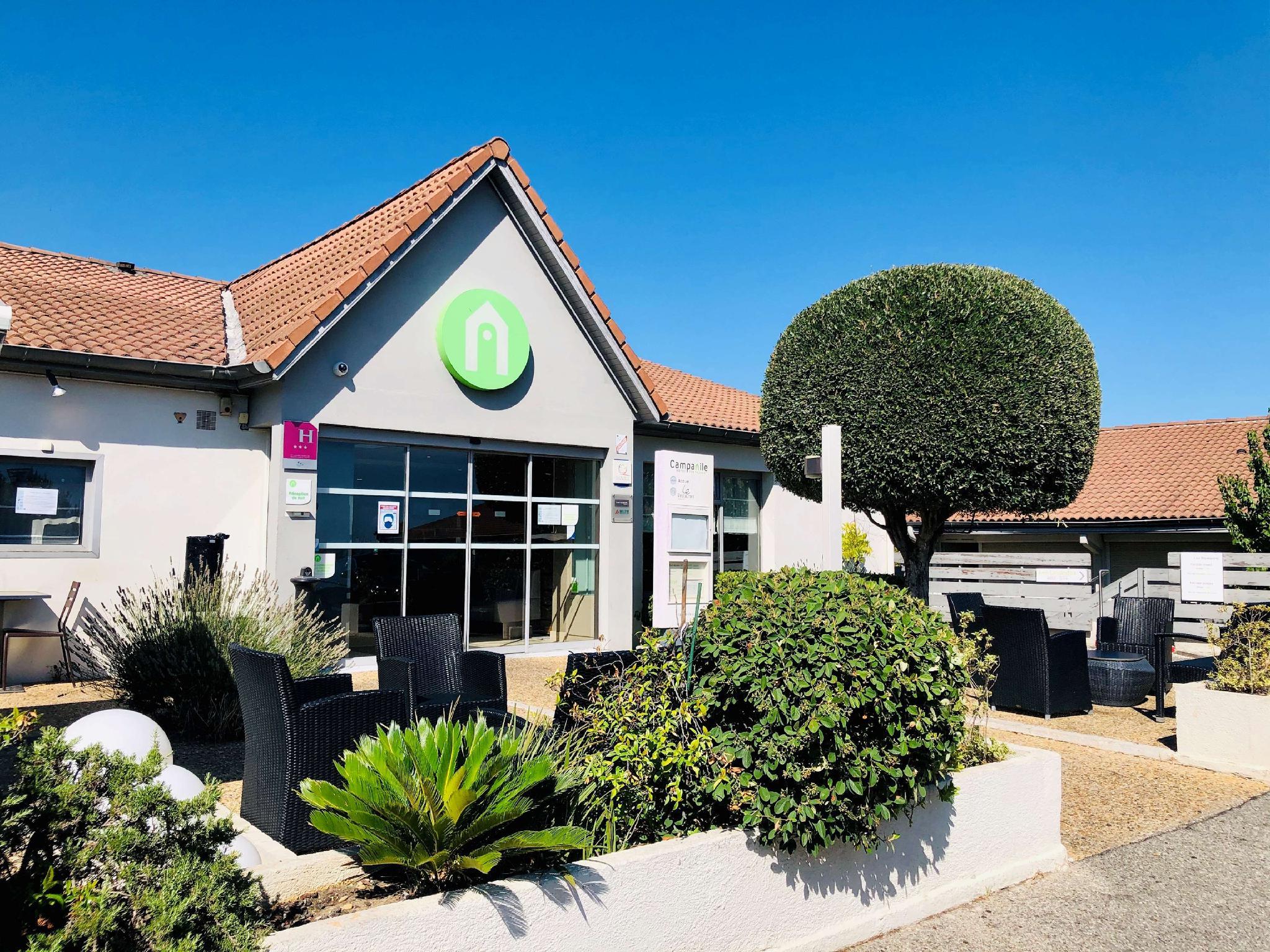 Ngoại cảnh khách sạn