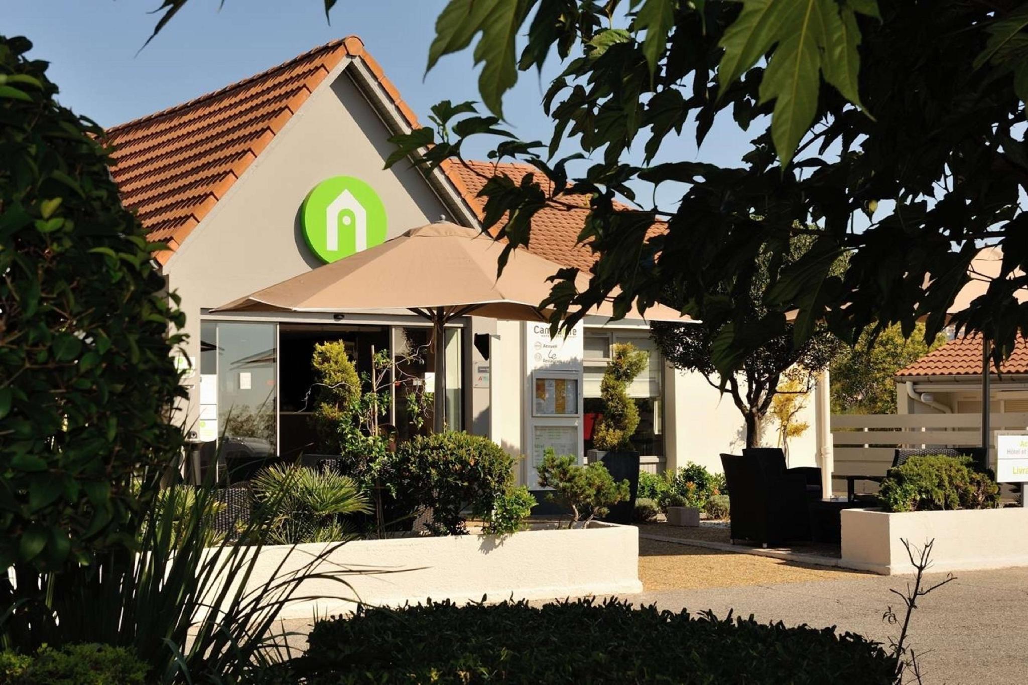 Ngoại cảnh khách sạn