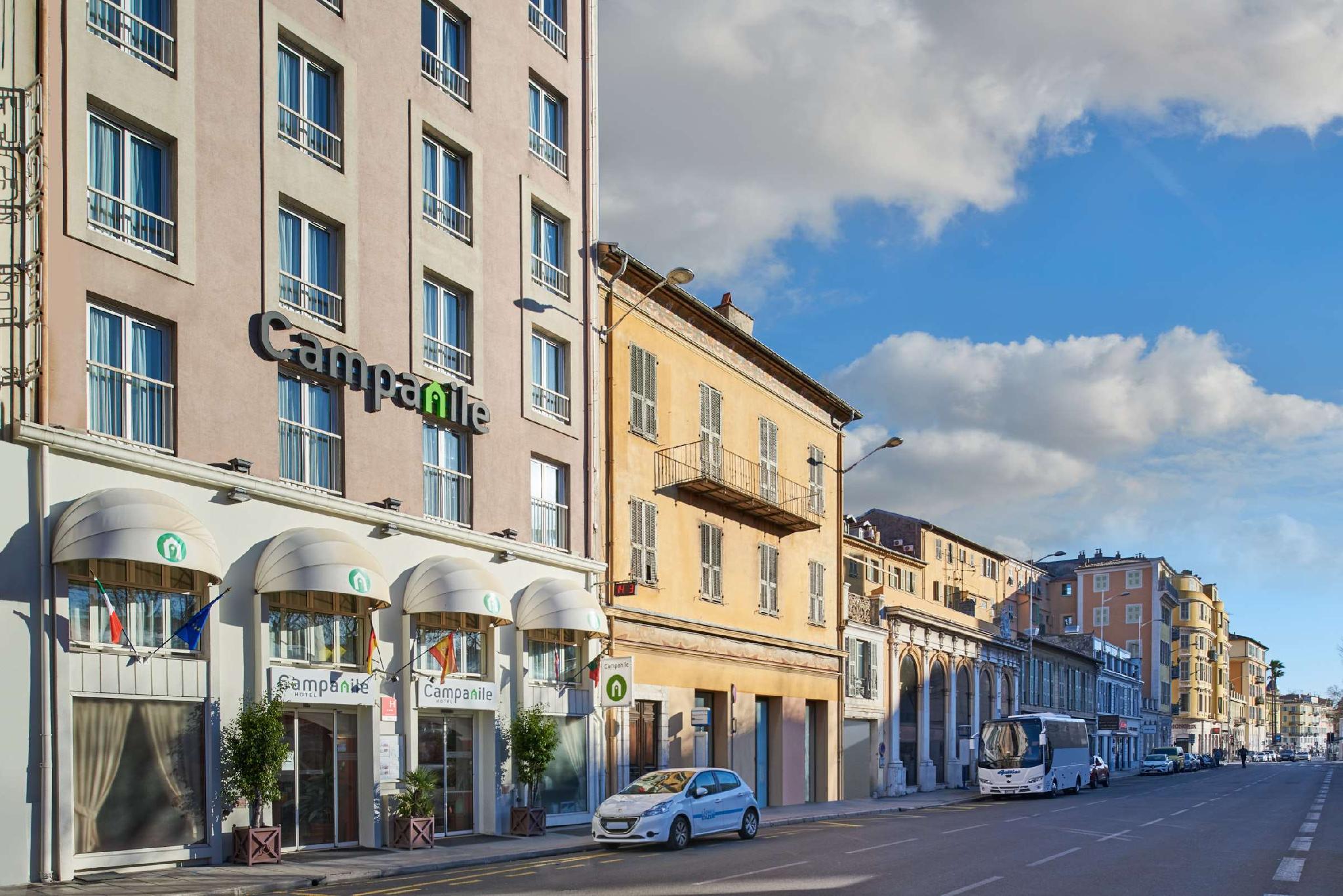 Ngoại cảnh khách sạn