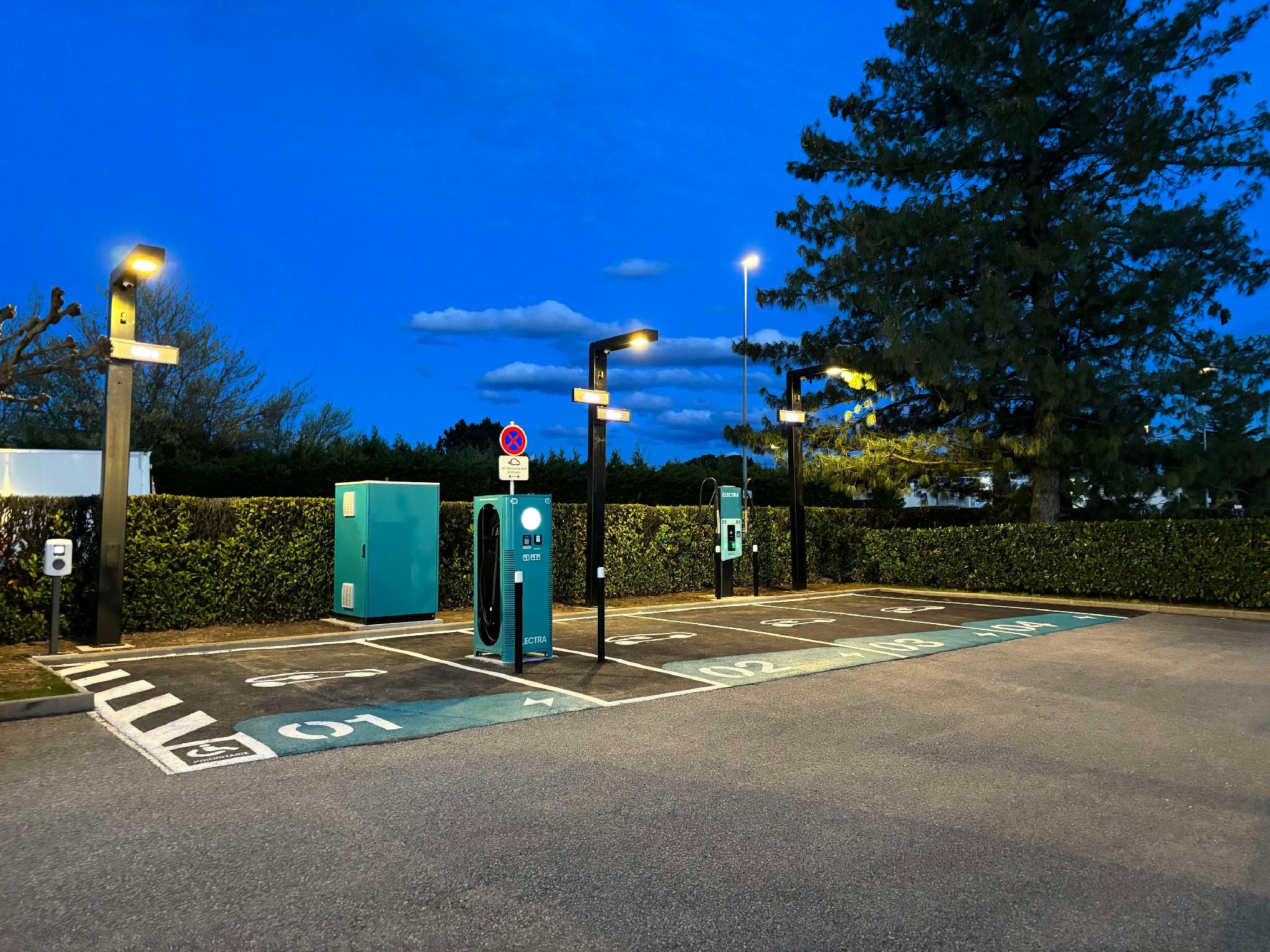 Ngoại cảnh khách sạn