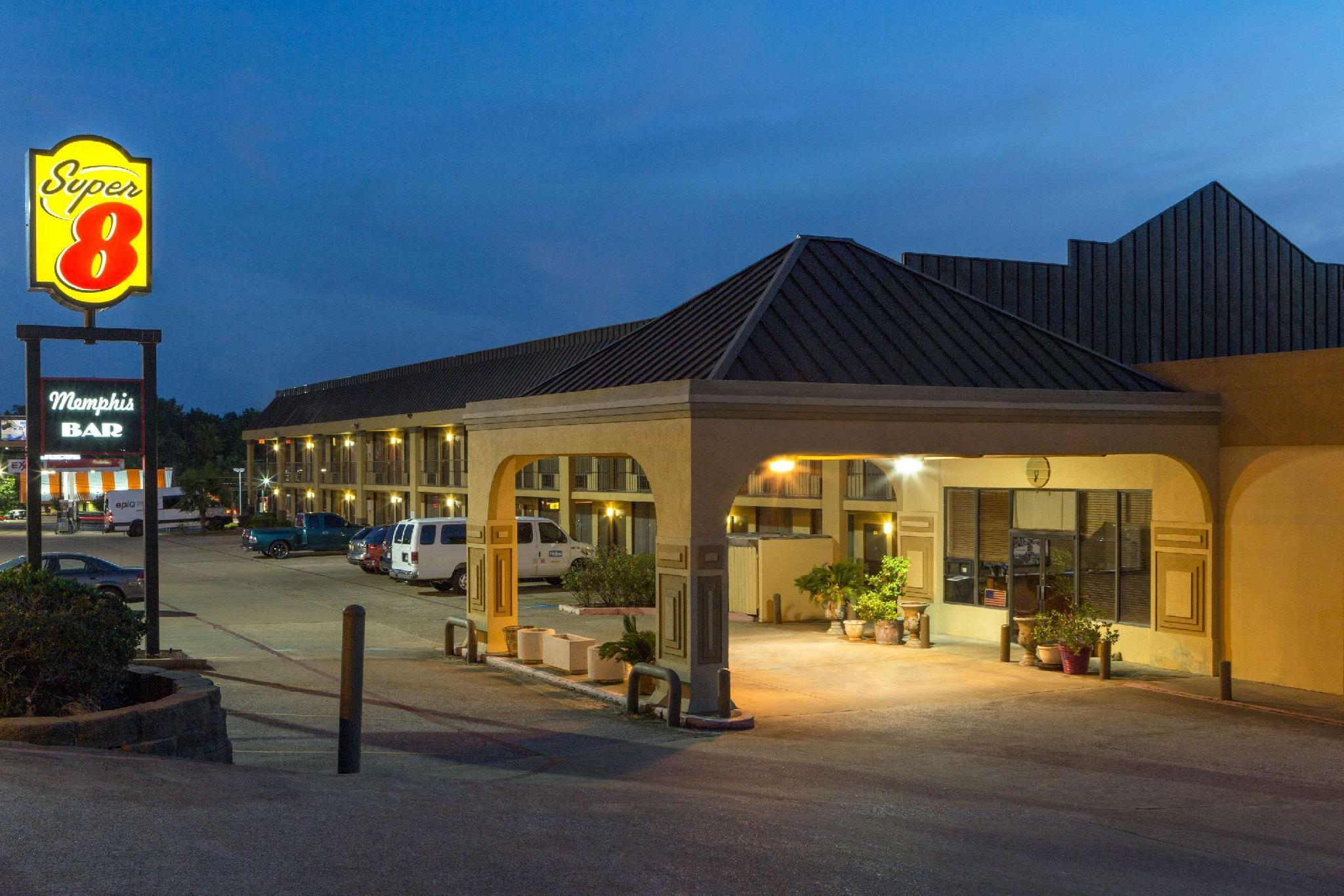 Ngoại cảnh khách sạn