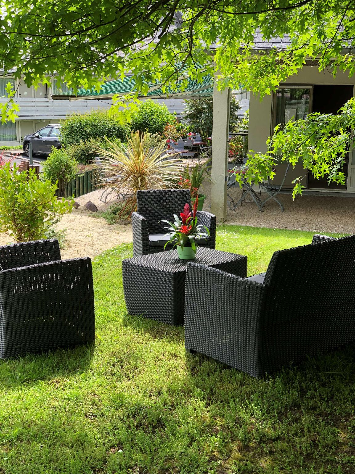 Ngoại cảnh khách sạn