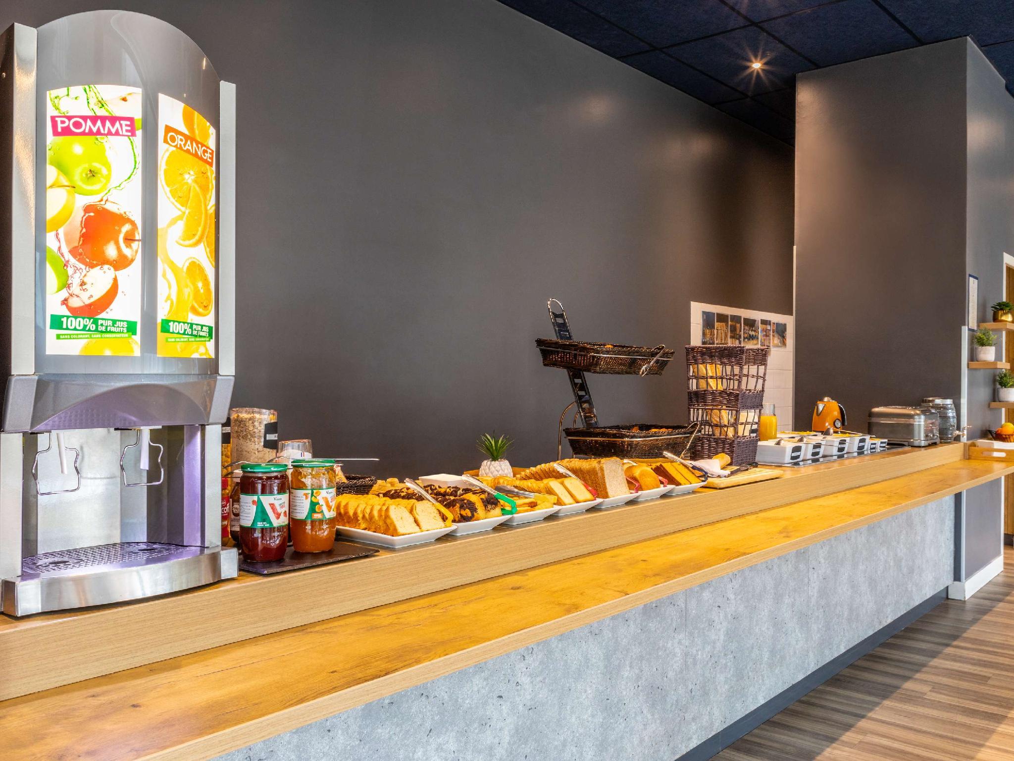 Ngoại cảnh khách sạn