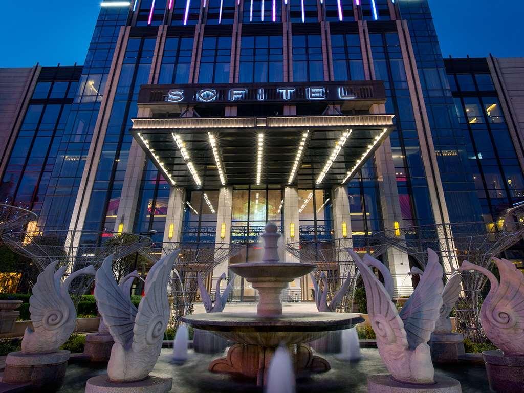 Ngoại cảnh khách sạn