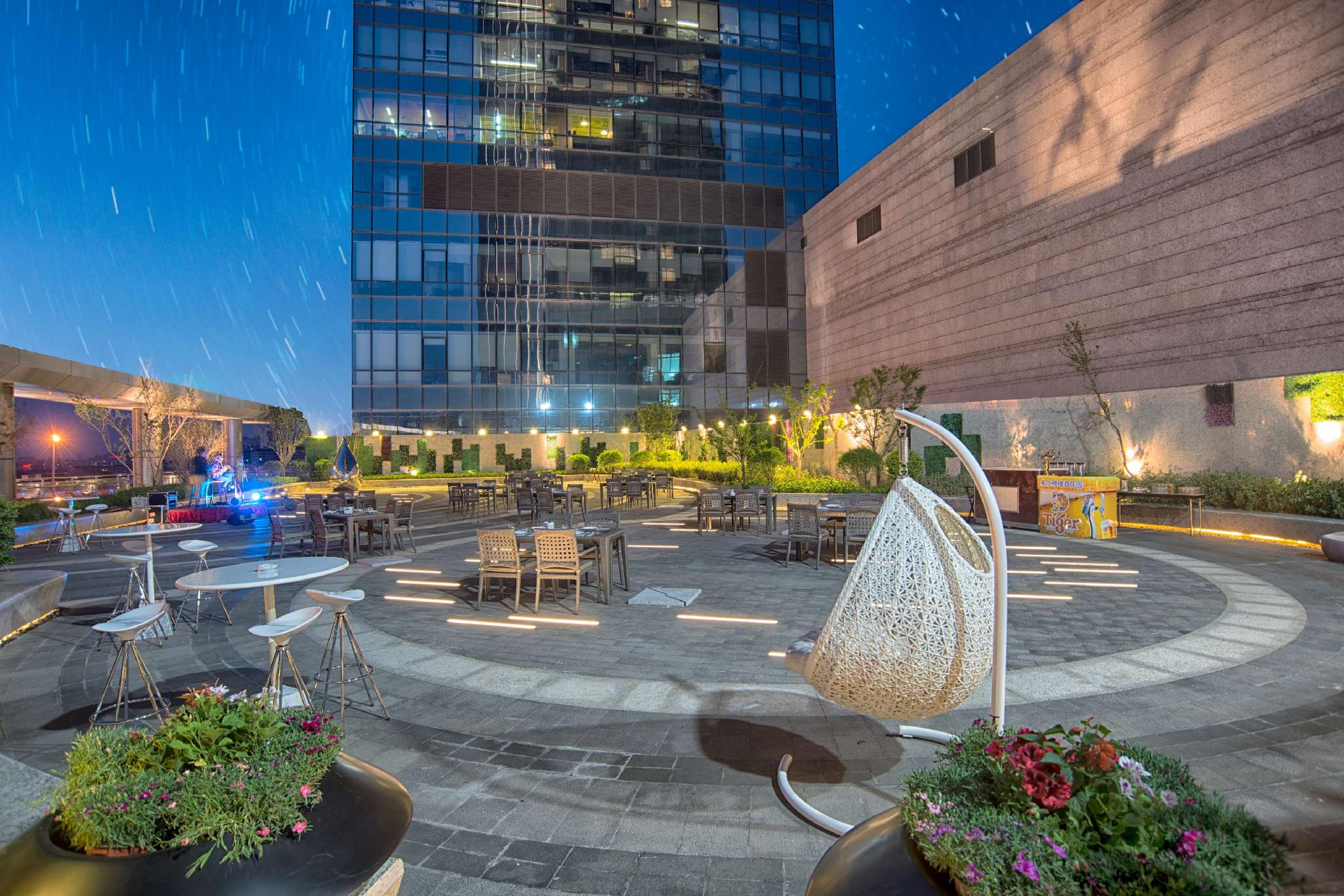 Khu vực xung quanh