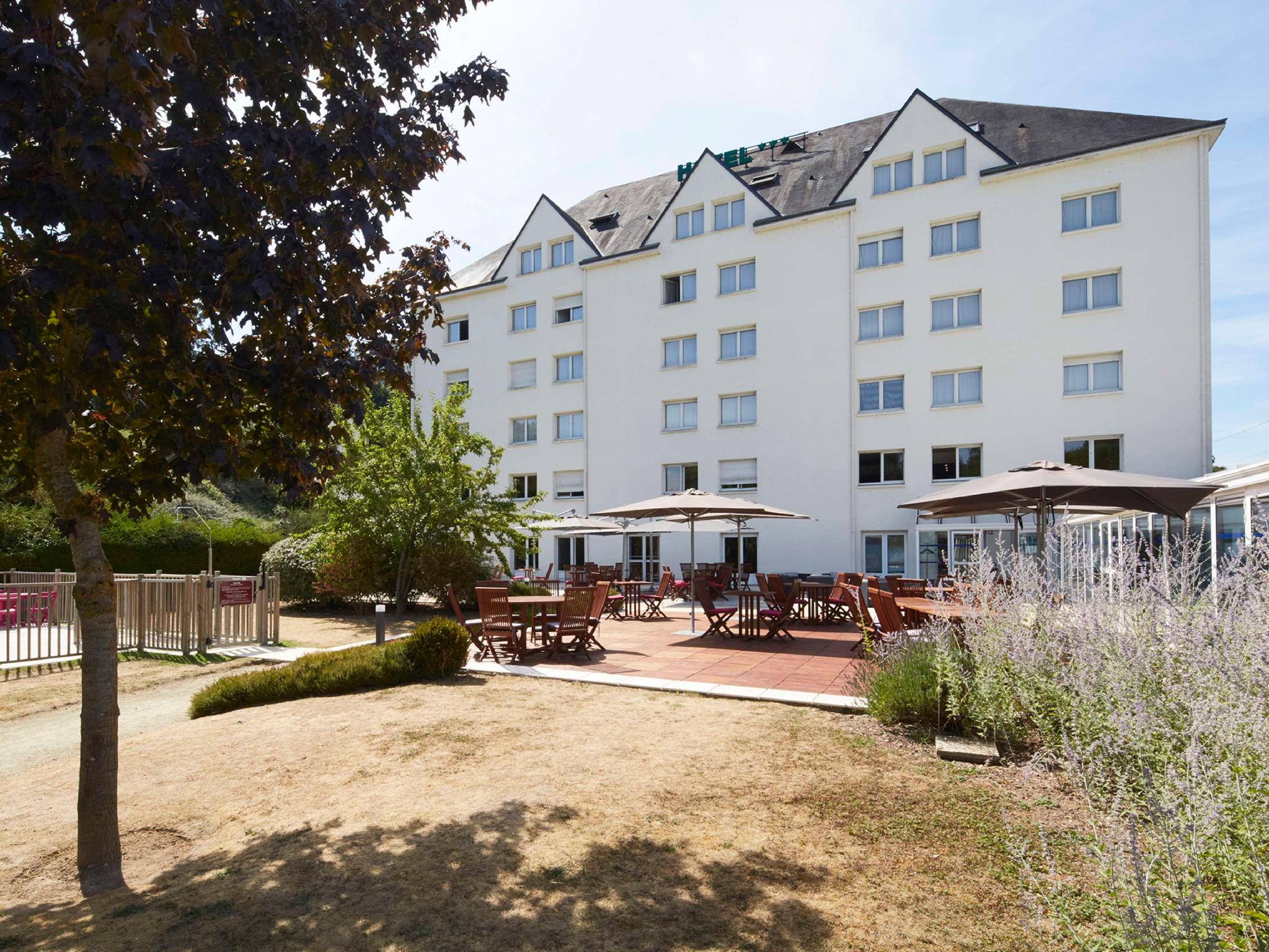 Ngoại cảnh khách sạn