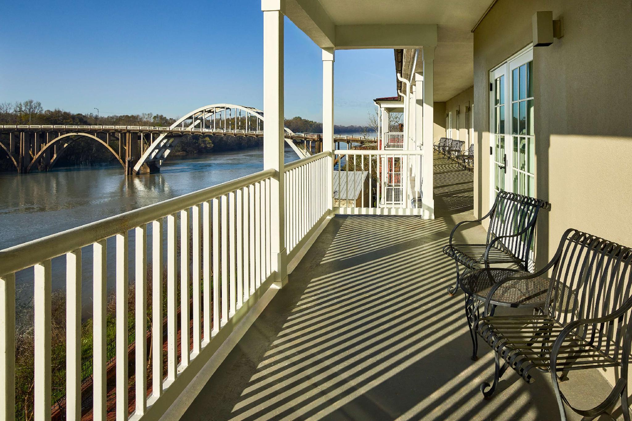 Ngoại cảnh khách sạn