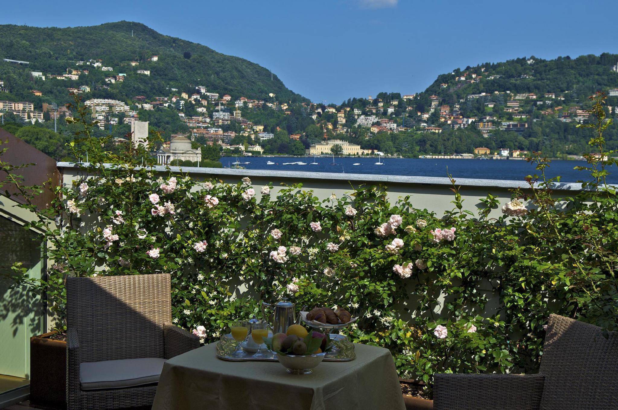 Khu vực xung quanh