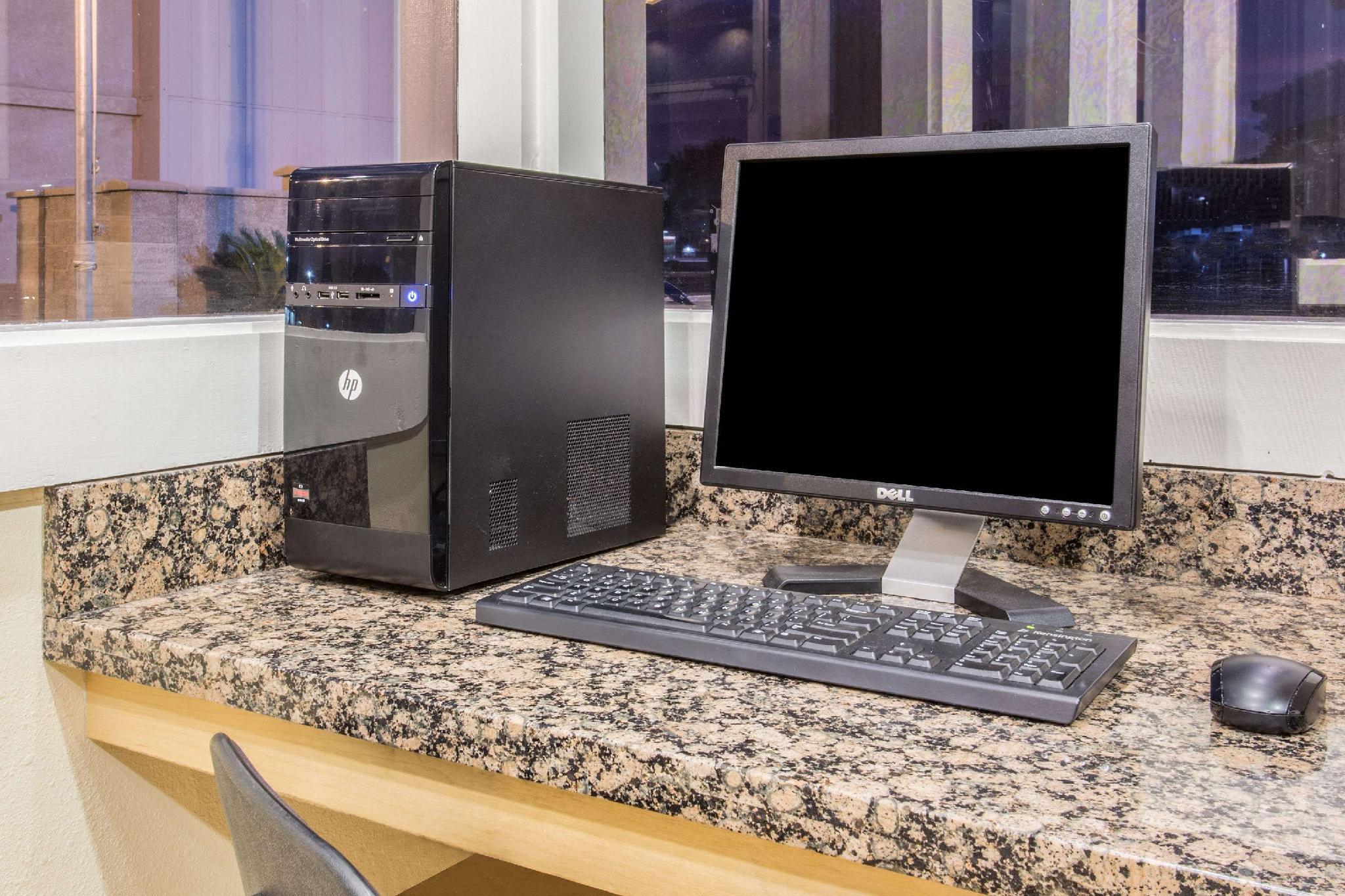 Trung tâm hội nghị