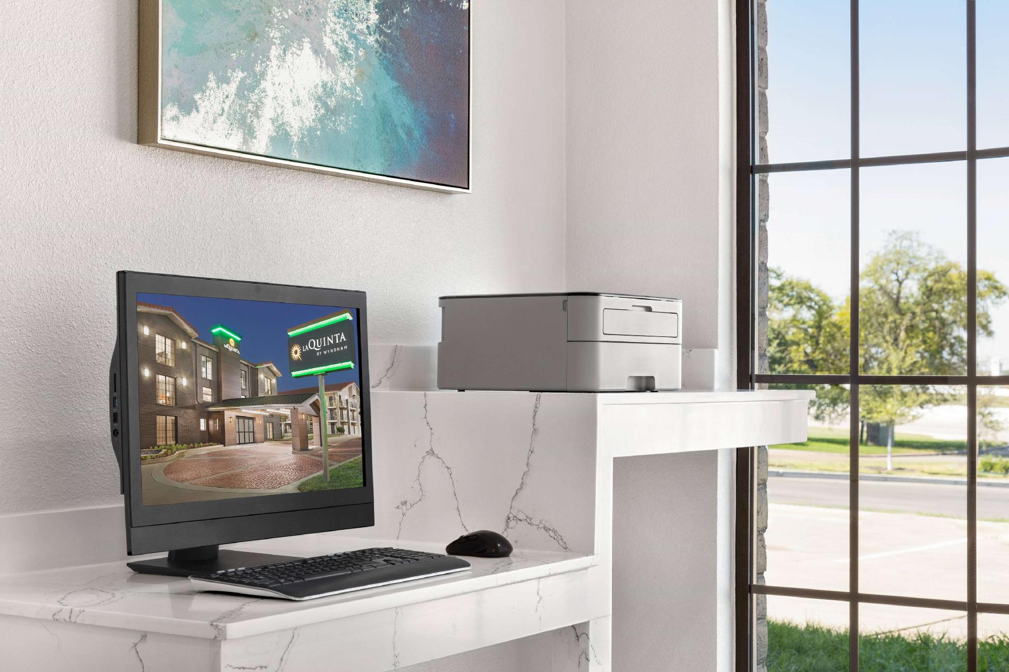 Trung tâm hội nghị