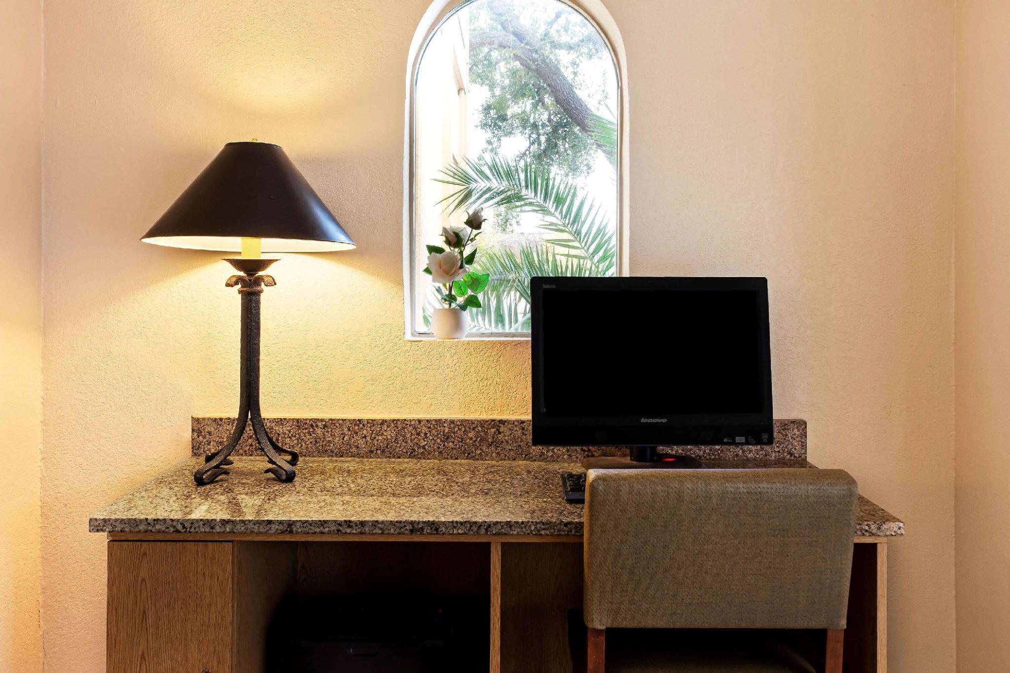 Trung tâm hội nghị