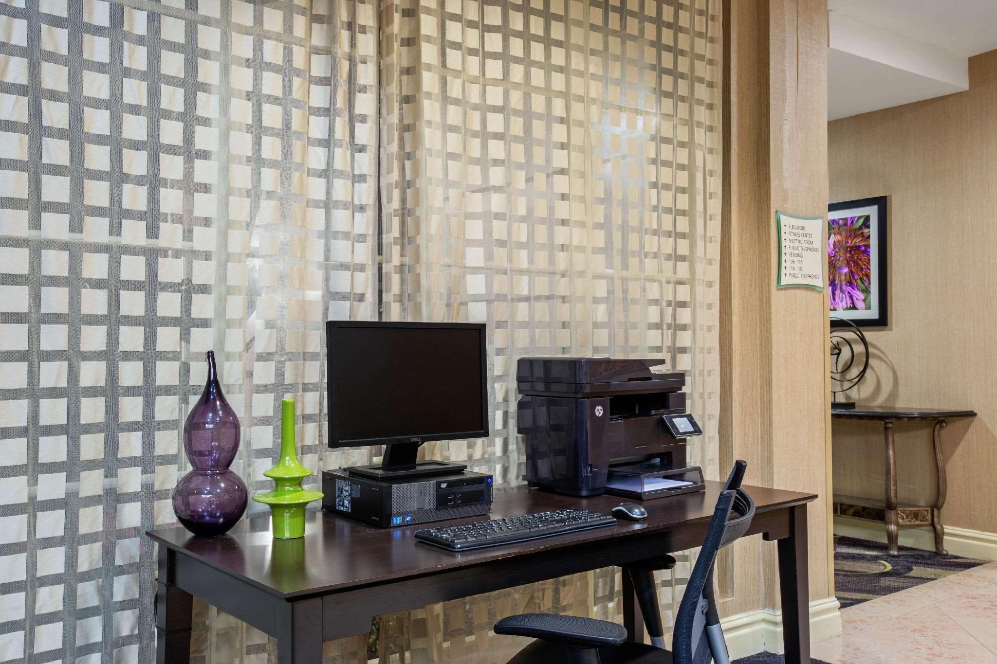 Trung tâm hội nghị