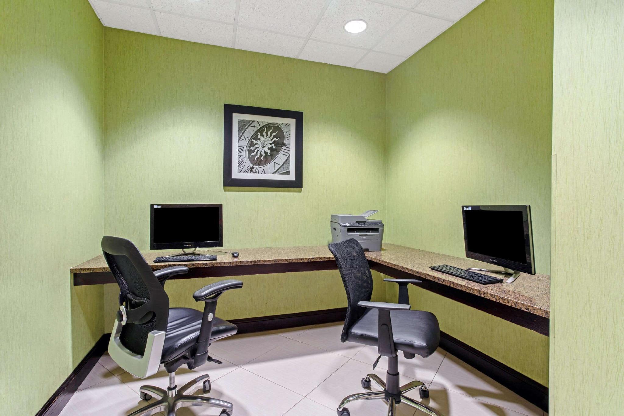 Trung tâm hội nghị