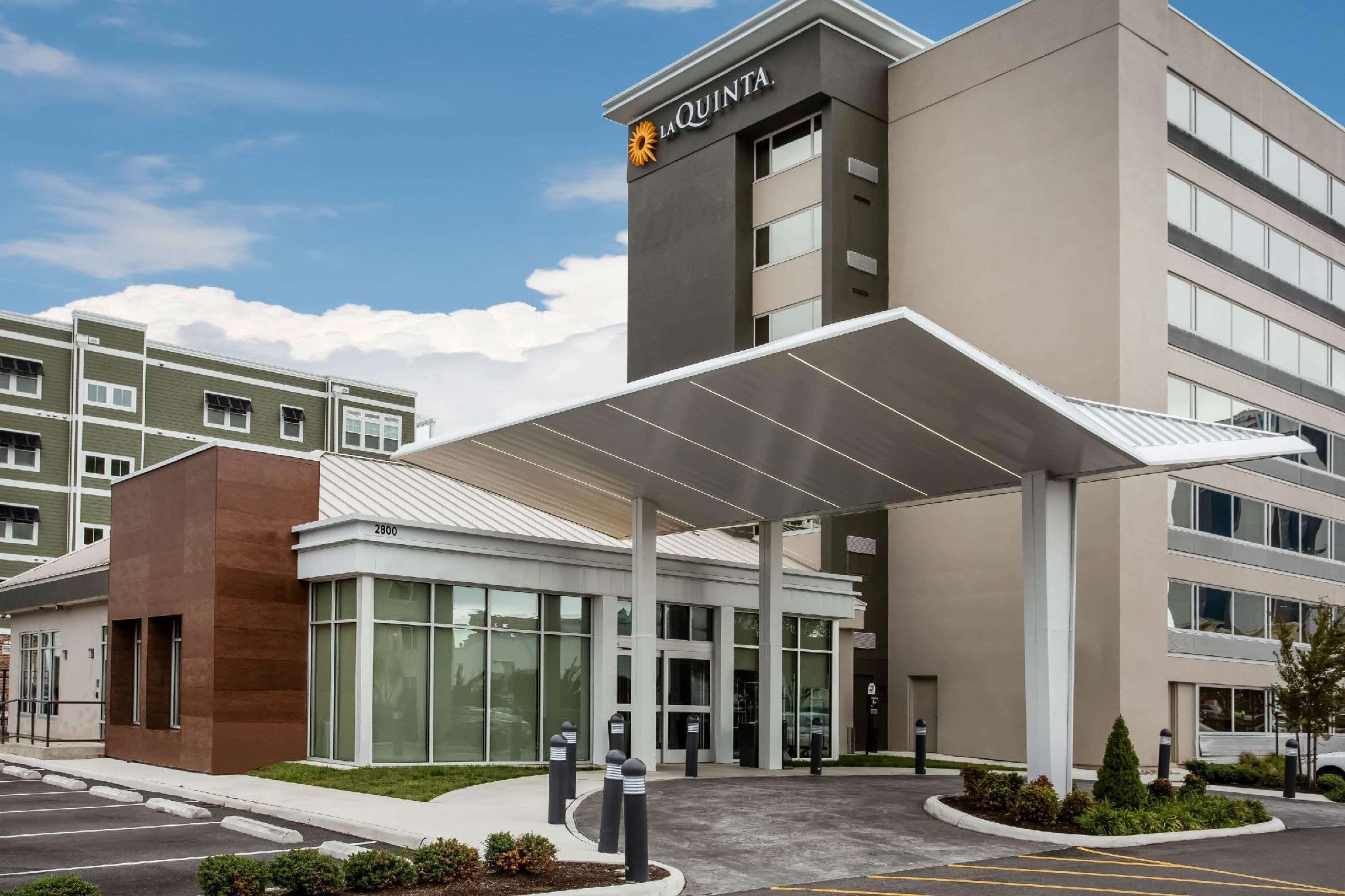 Ngoại cảnh khách sạn