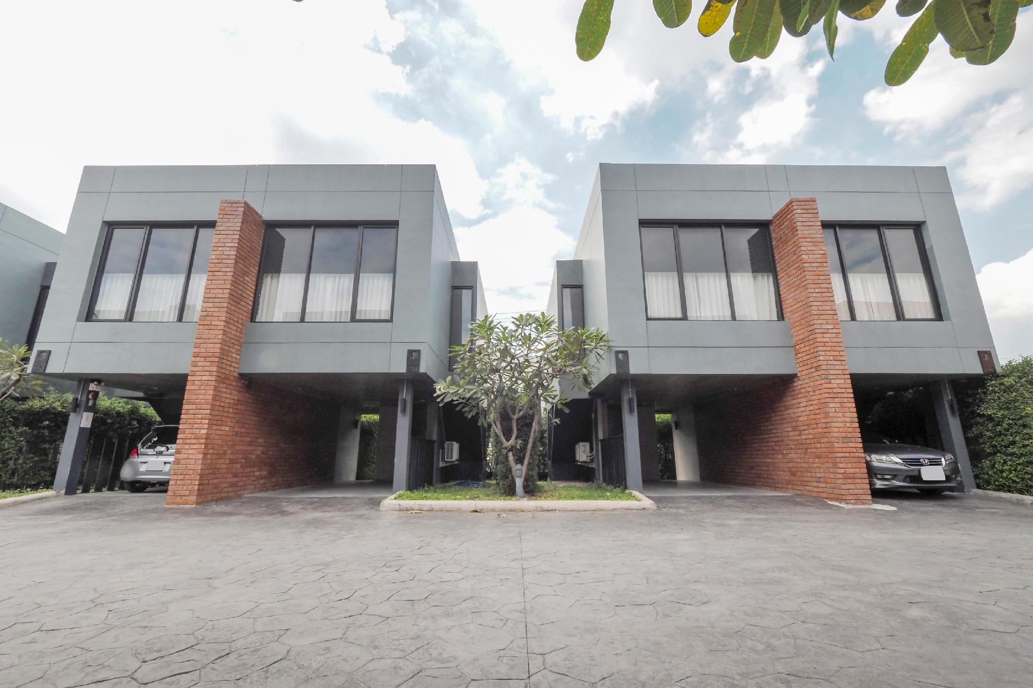 Ngoại cảnh khách sạn