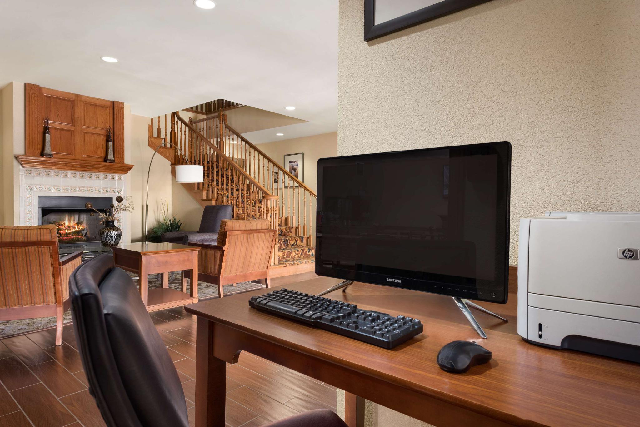 Trung tâm hội nghị