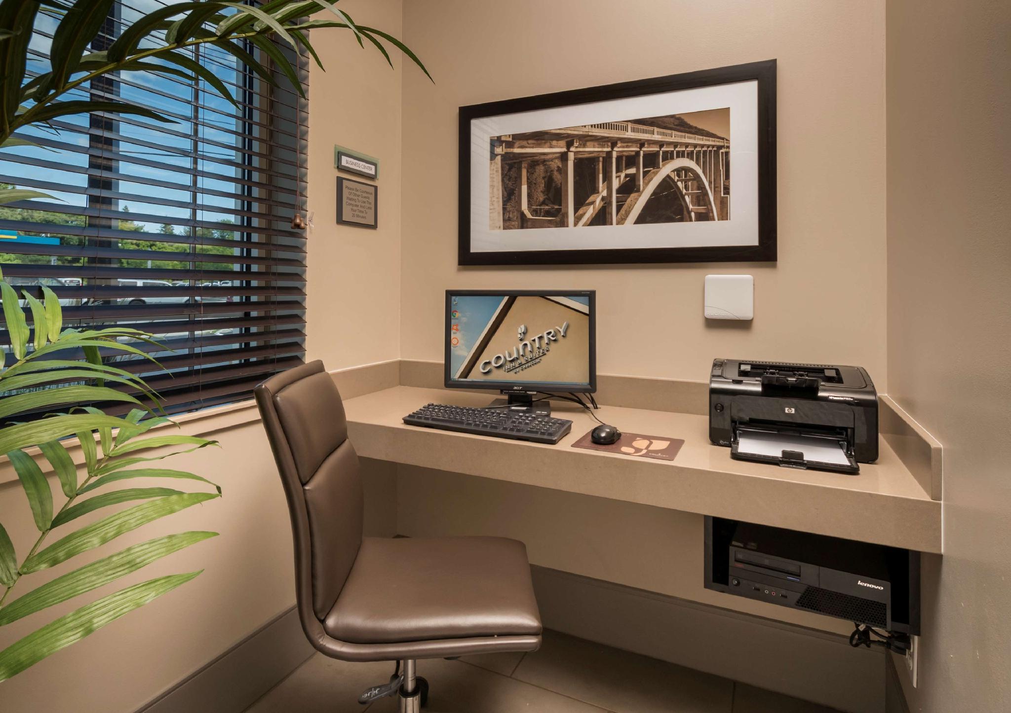 Trung tâm hội nghị