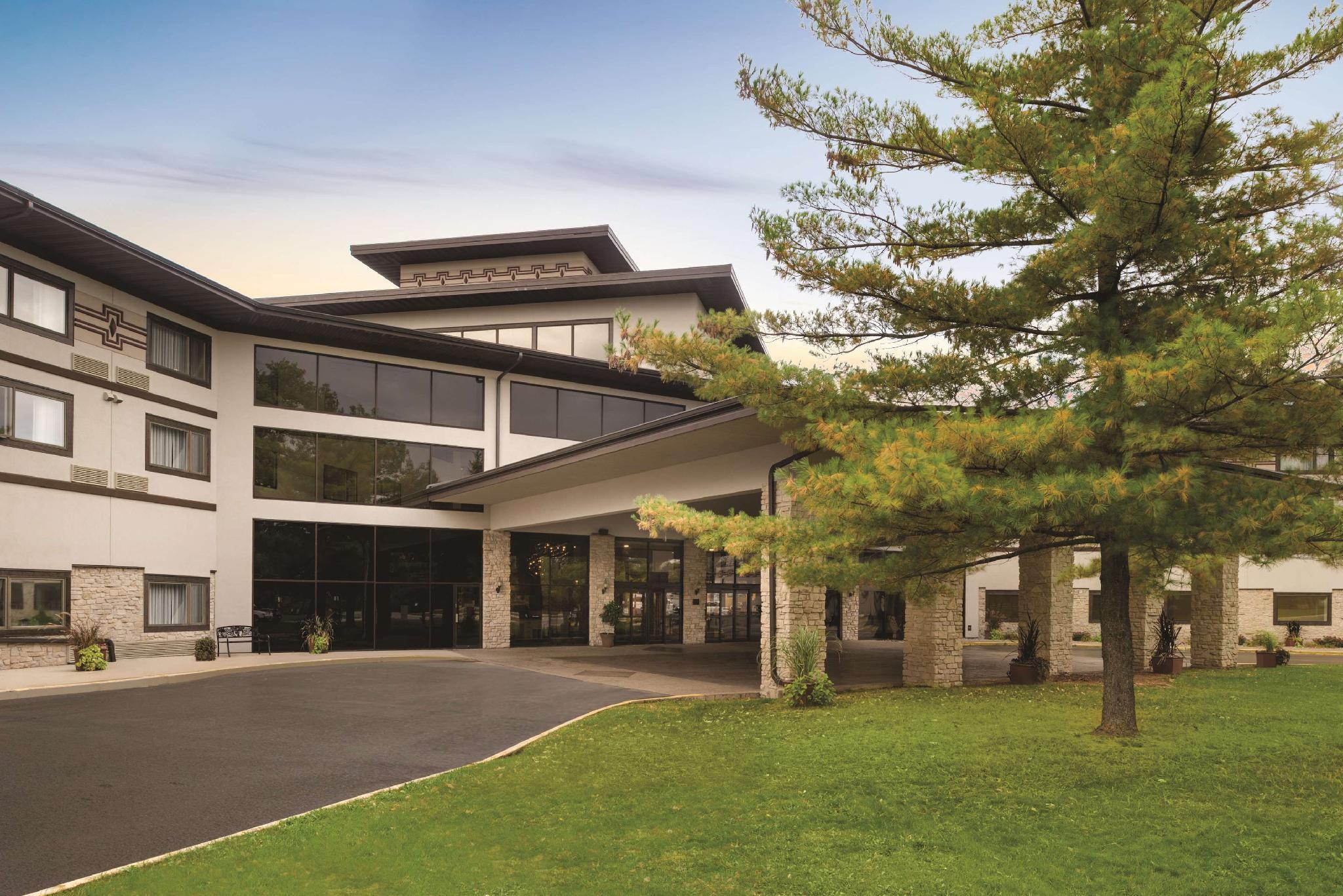 Ngoại cảnh khách sạn