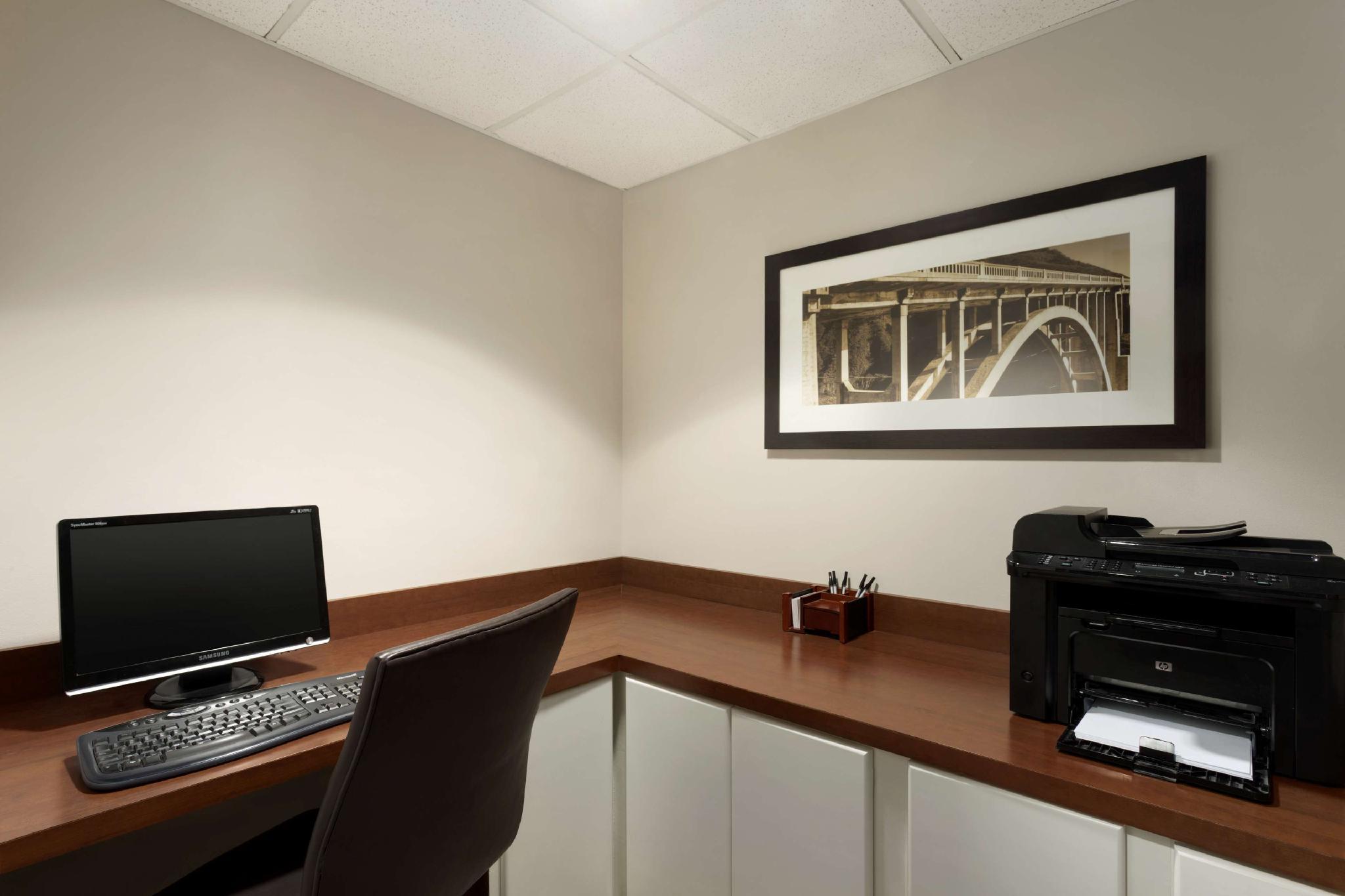 Trung tâm hội nghị