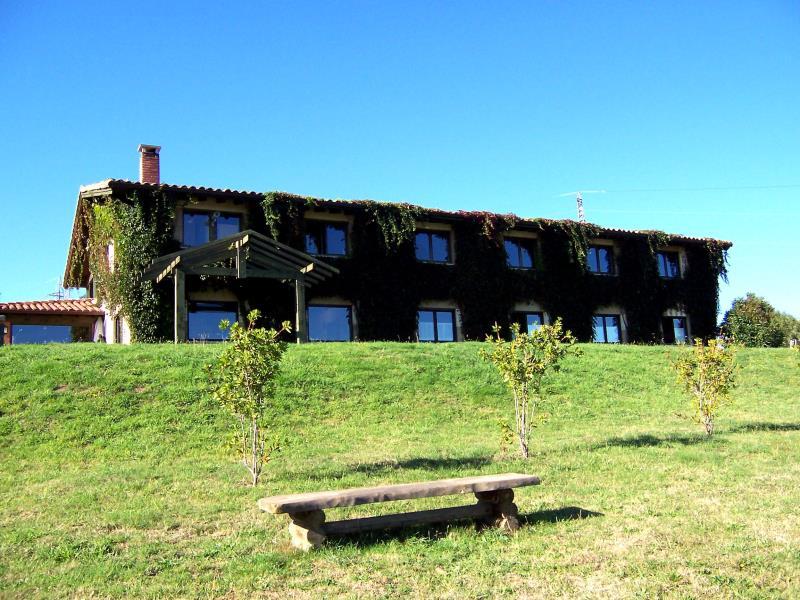 Ngoại cảnh khách sạn