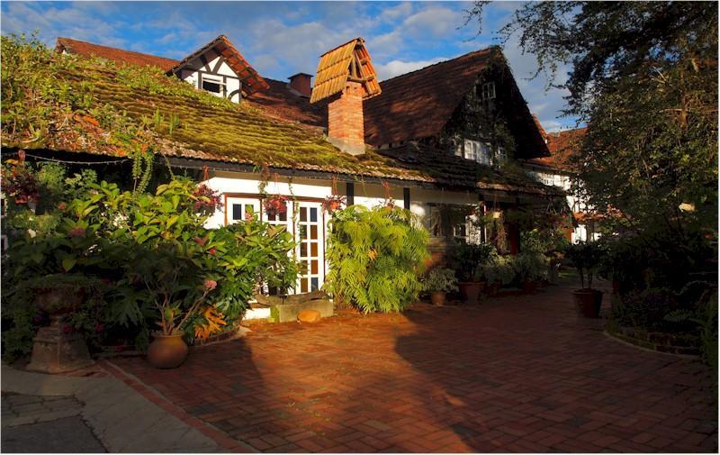 Ngoại cảnh khách sạn