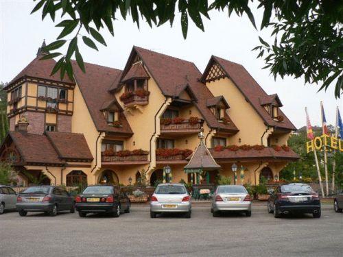 Ngoại cảnh khách sạn