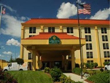 Ngoại cảnh khách sạn