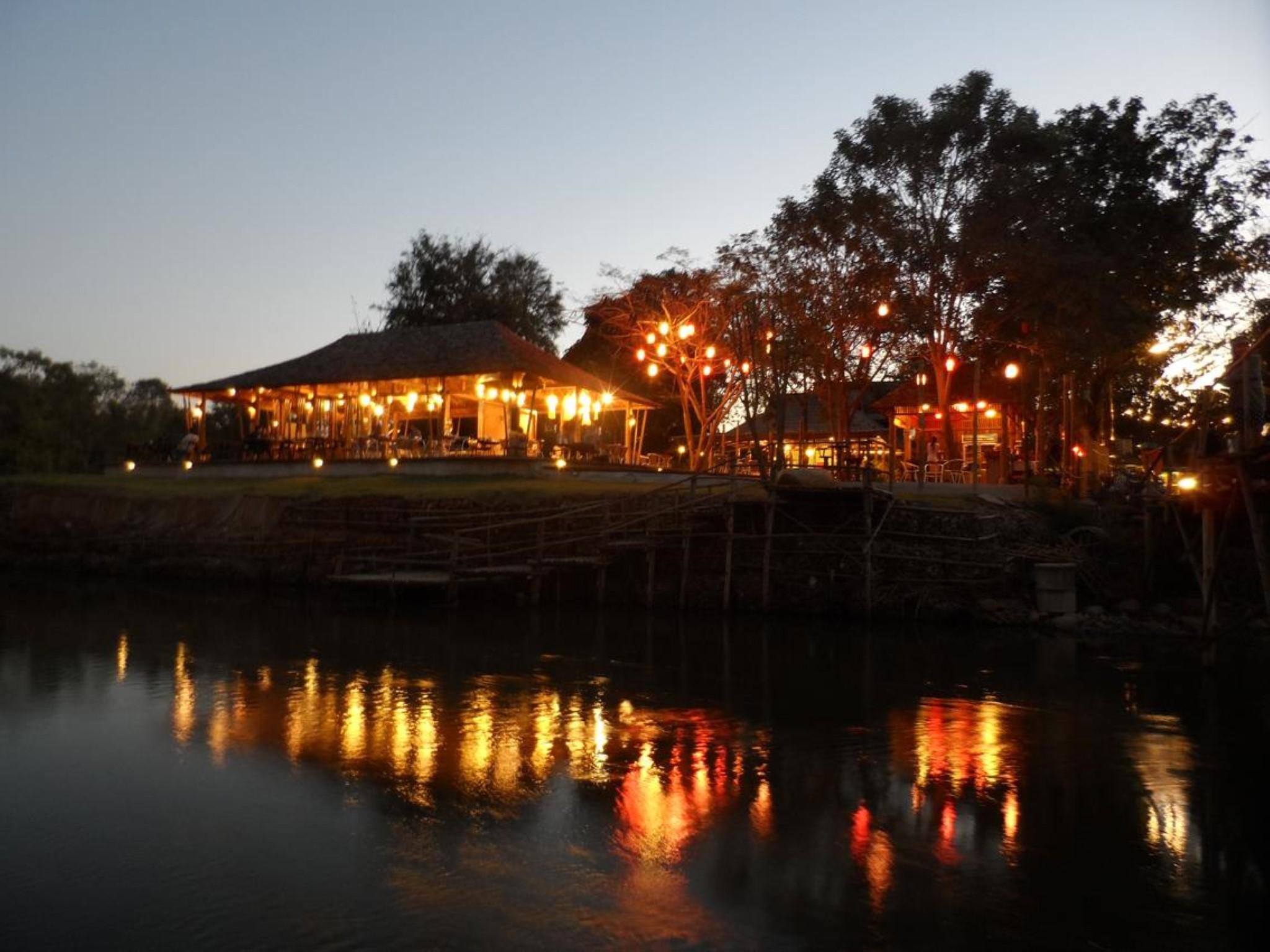 Ngoại cảnh khách sạn