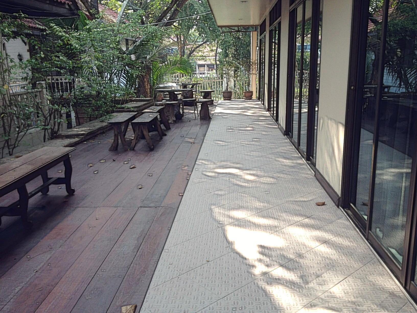 Ngoại cảnh khách sạn