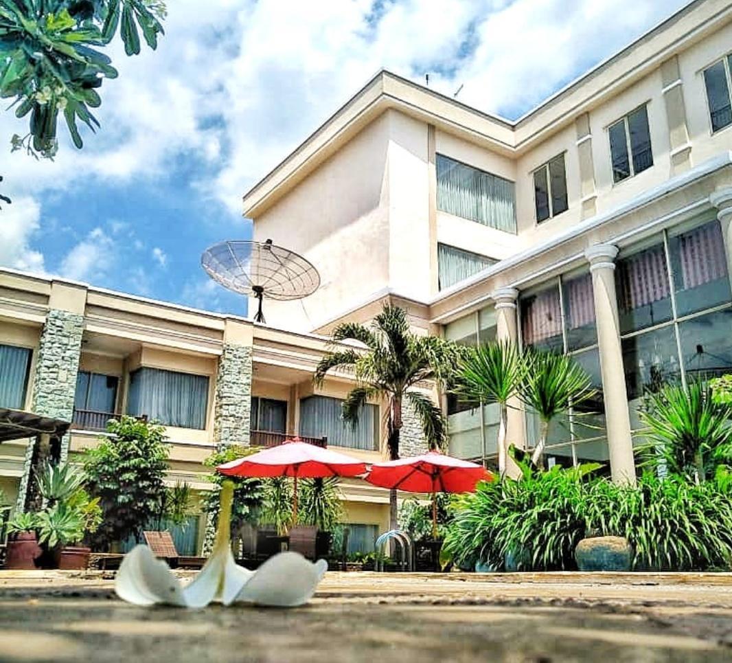 Ngoại cảnh khách sạn