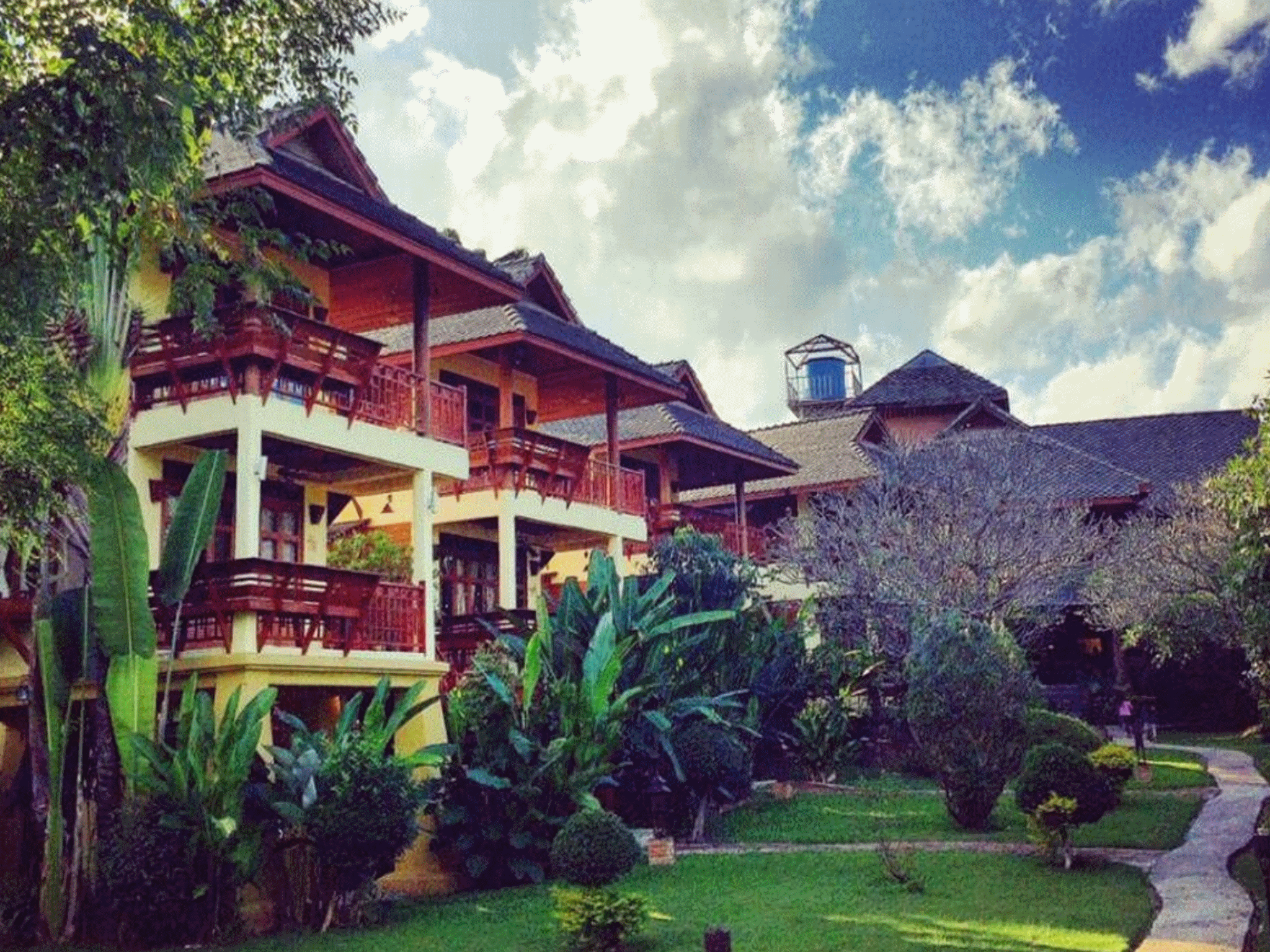 Ngoại cảnh khách sạn