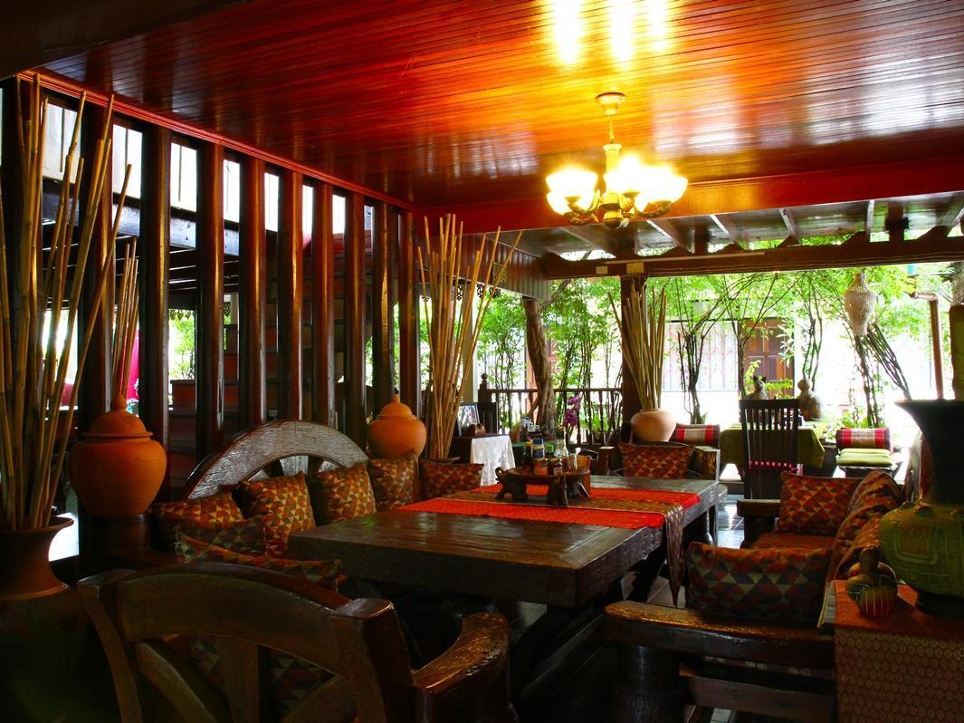 Ngoại cảnh khách sạn