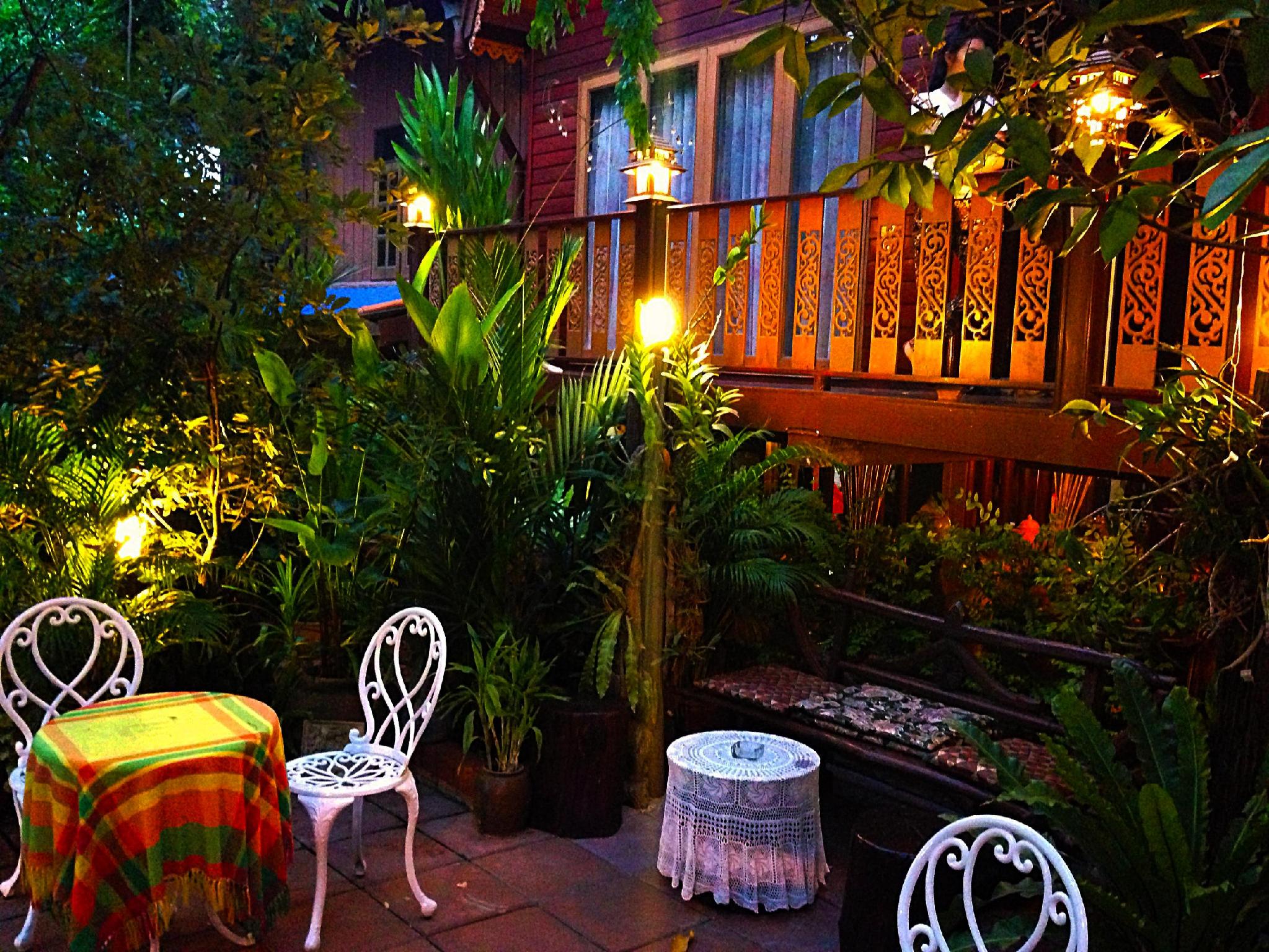 Ngoại cảnh khách sạn