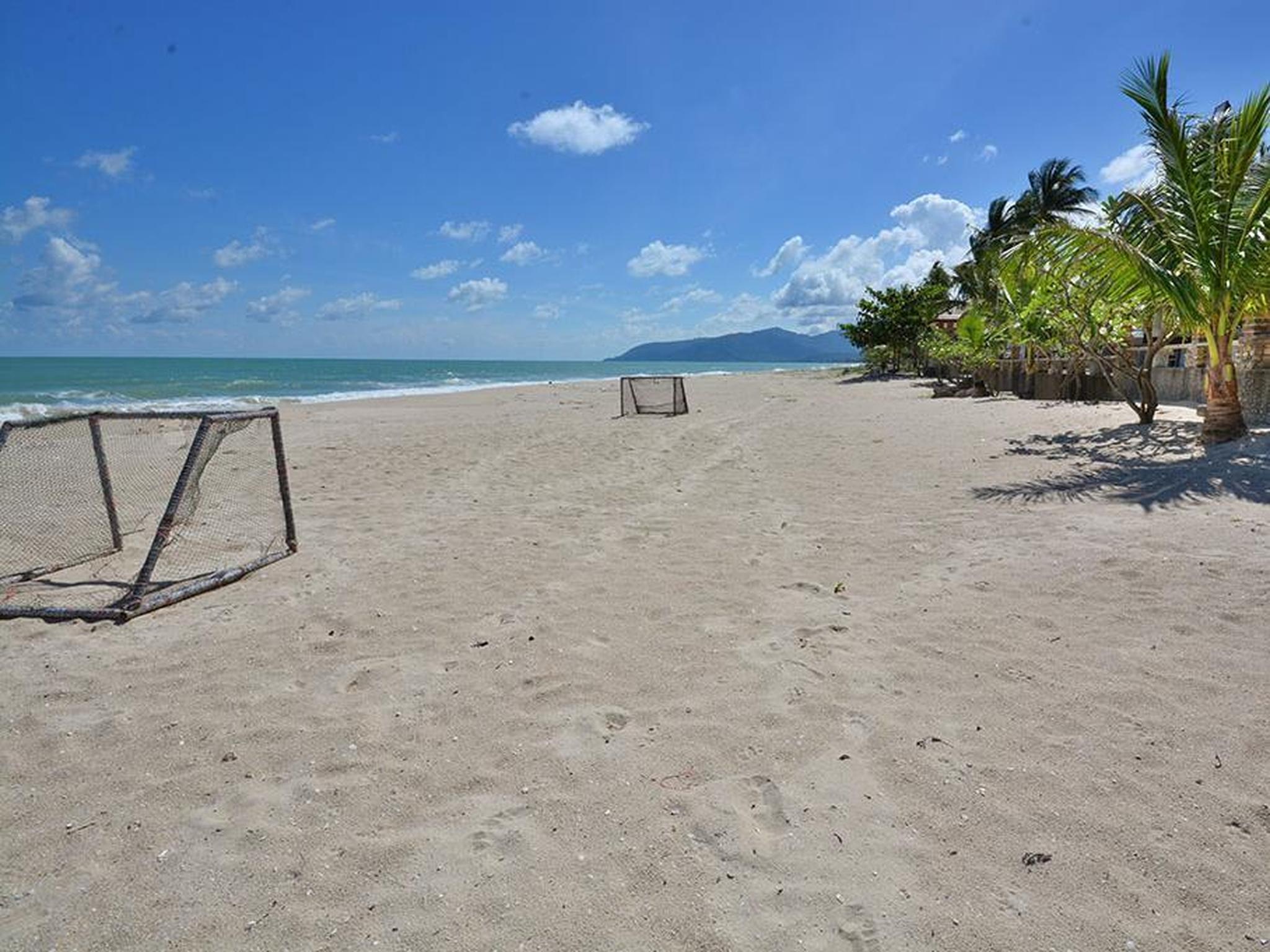 Khu vực xung quanh