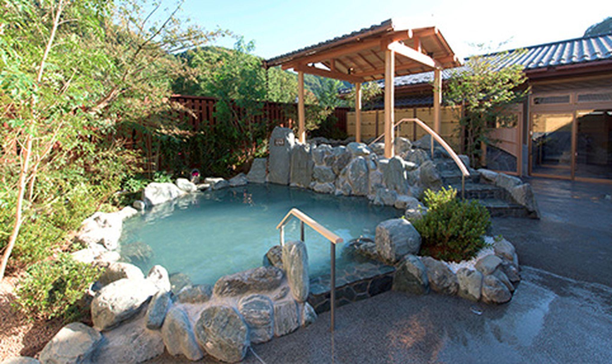 Khu vực xung quanh