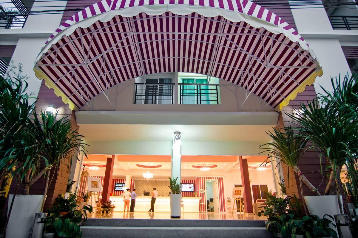 Ngoại cảnh khách sạn