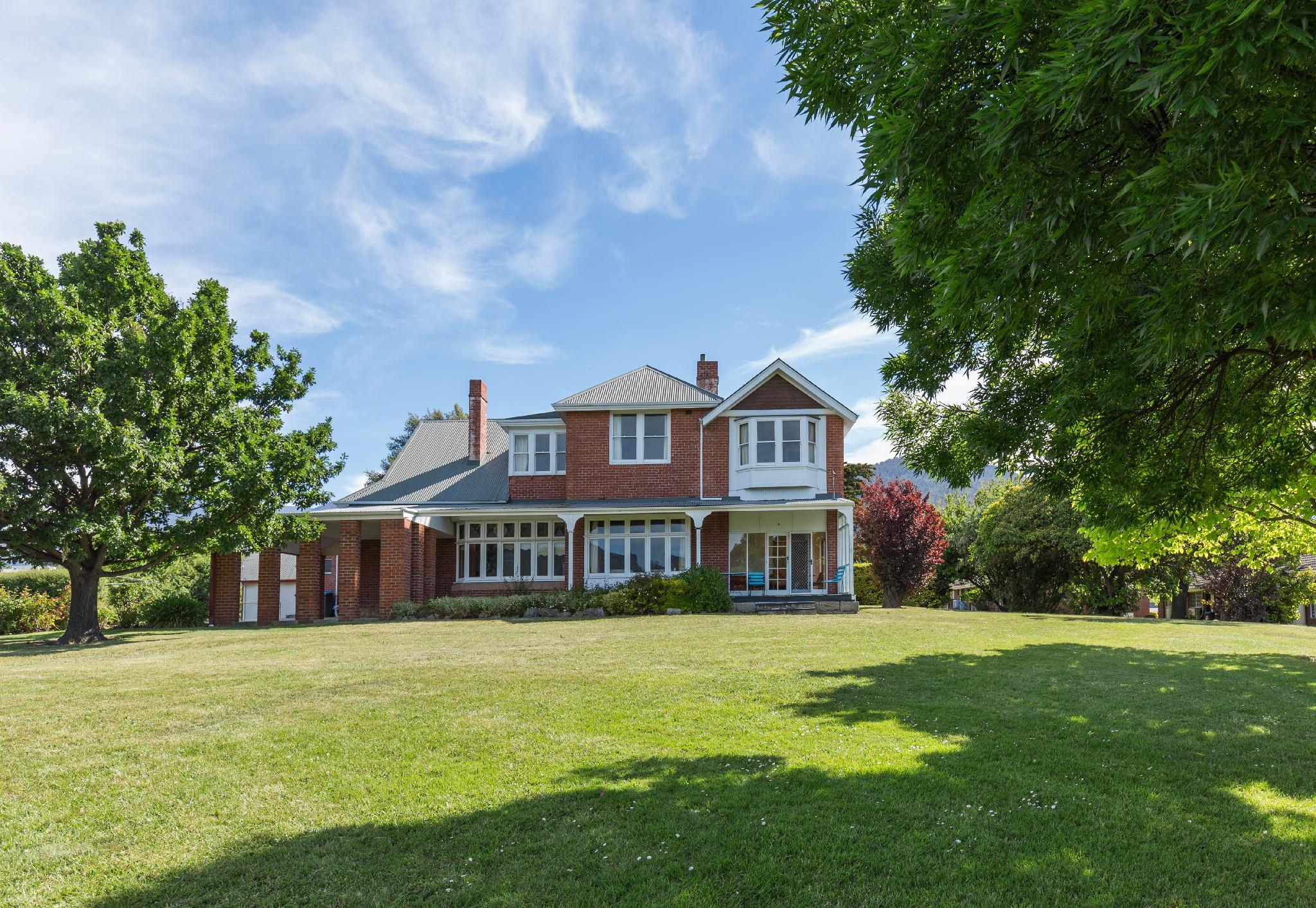 Ngoại cảnh khách sạn