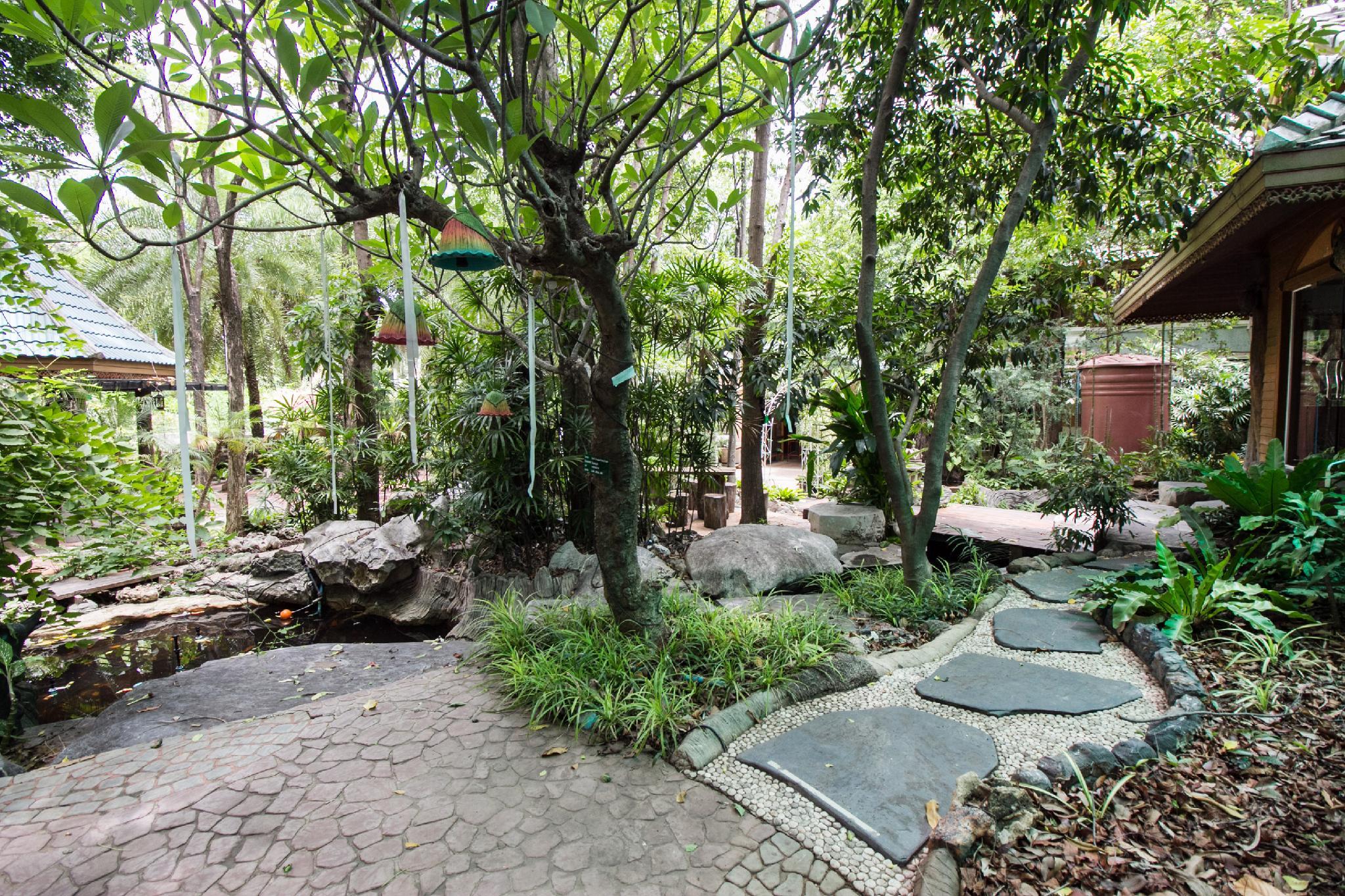 Ngoại cảnh khách sạn