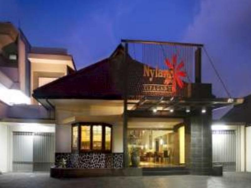 Ngoại cảnh khách sạn