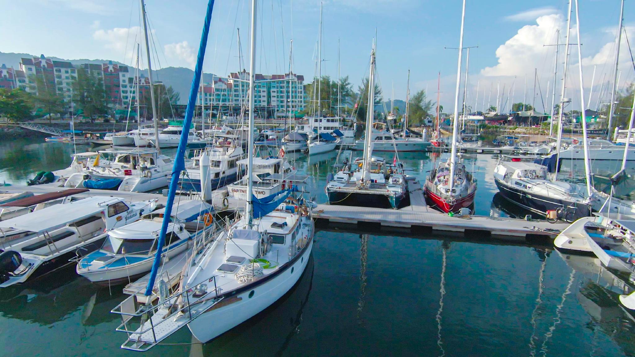 Khu vực xung quanh