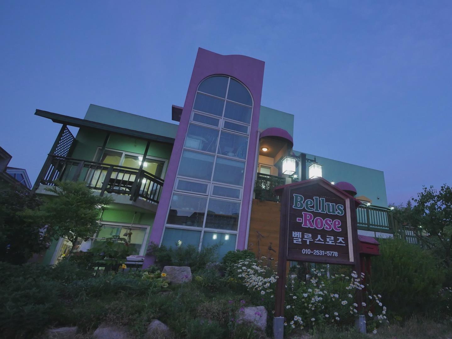 Ngoại cảnh khách sạn