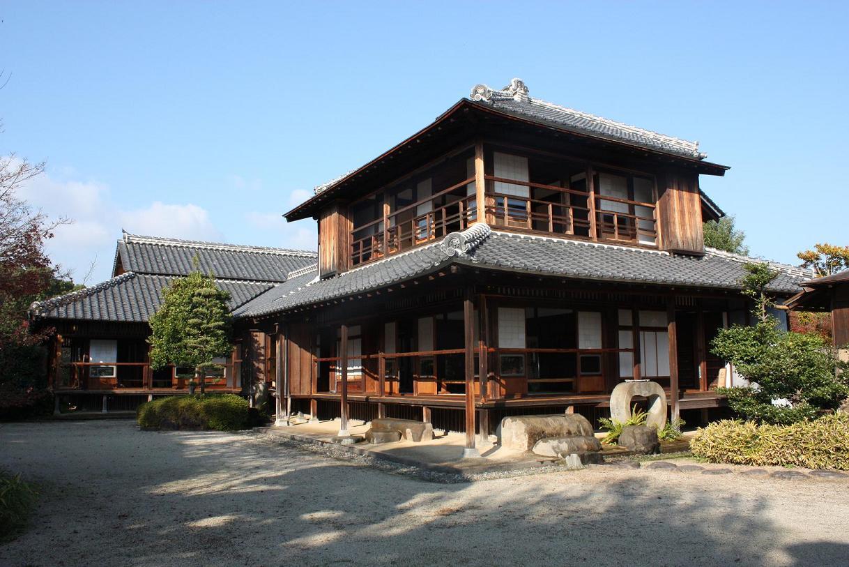 Nơi tham quan gần đây