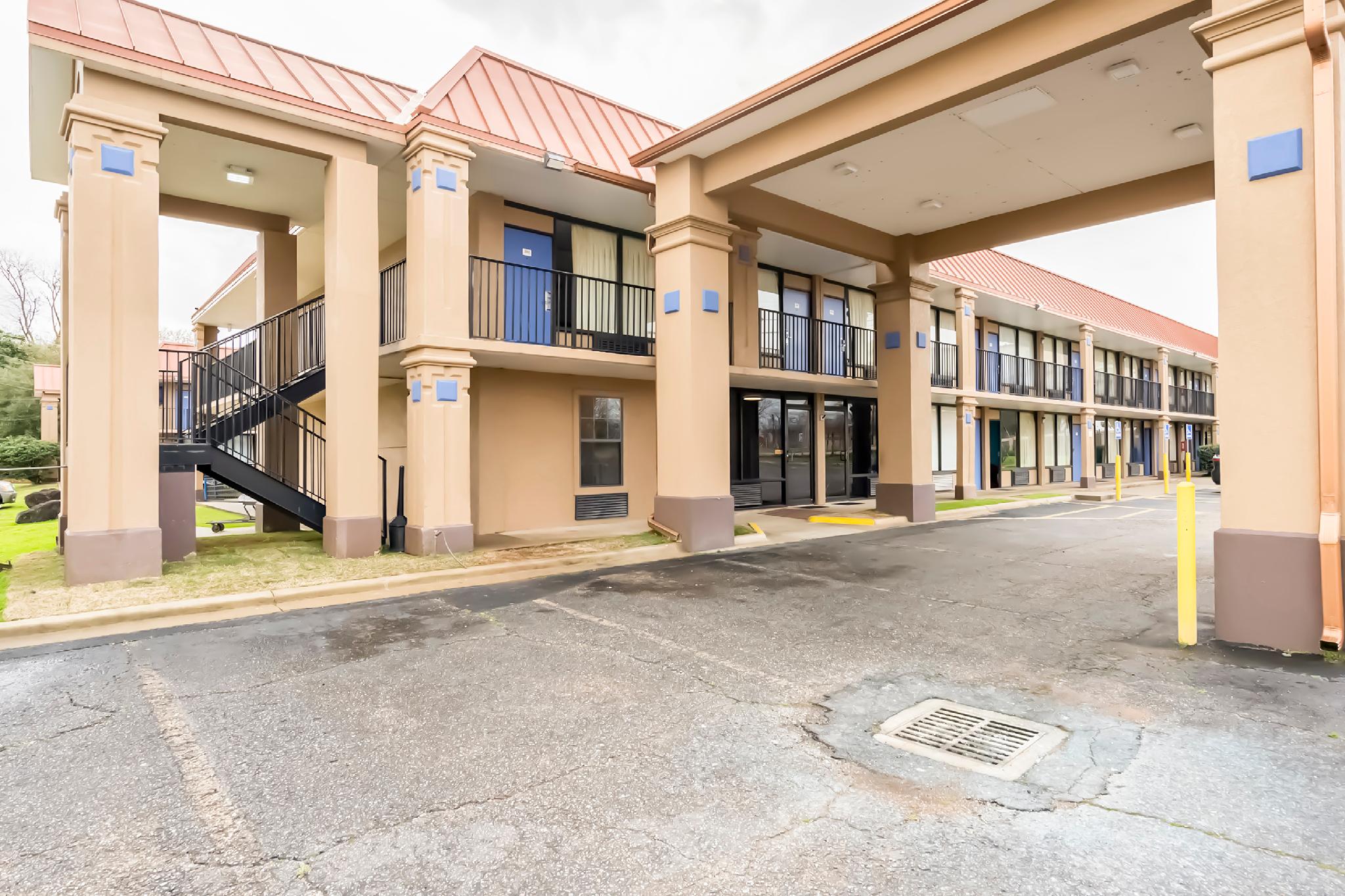 Ngoại cảnh khách sạn