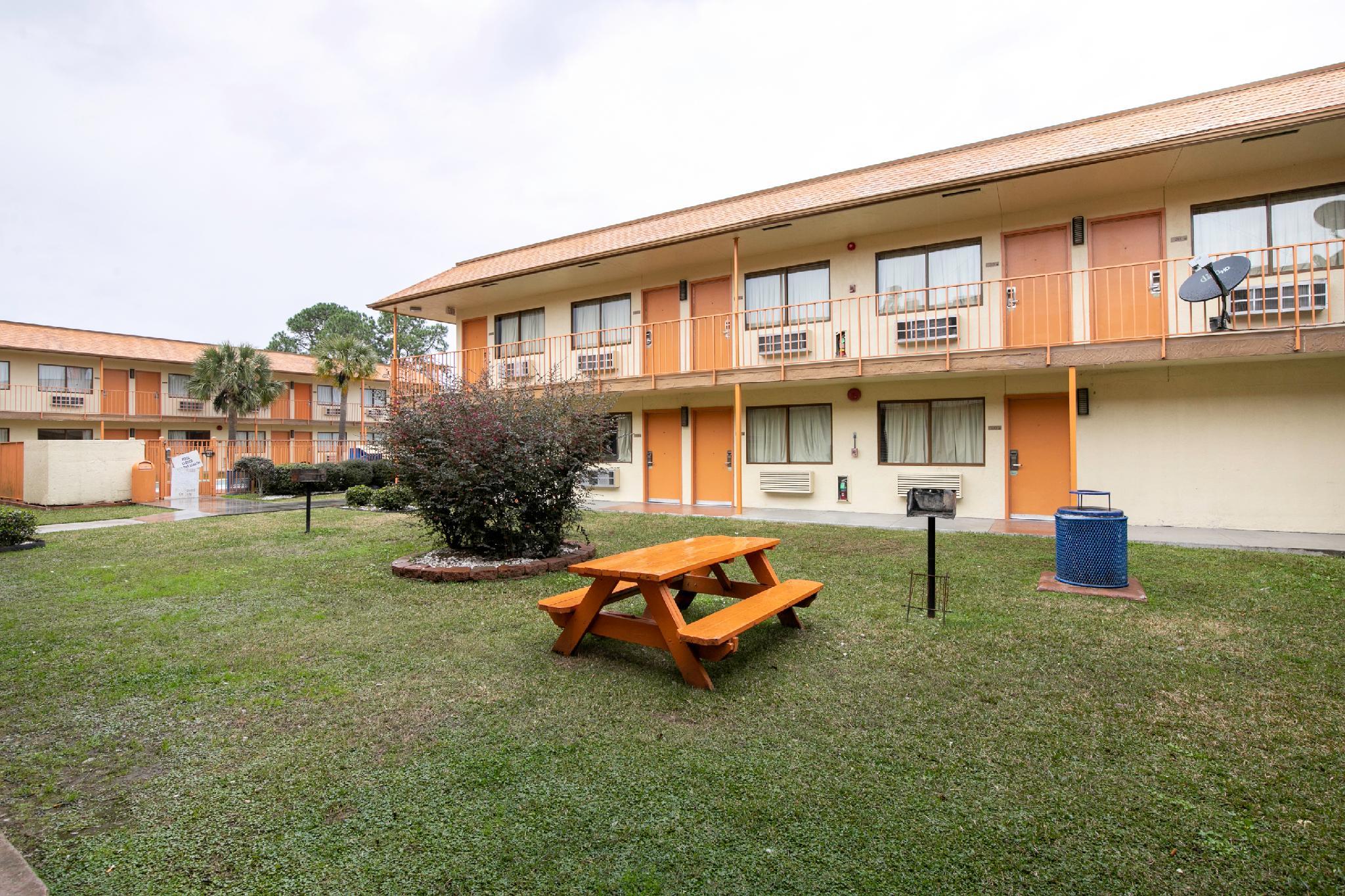 Ngoại cảnh khách sạn