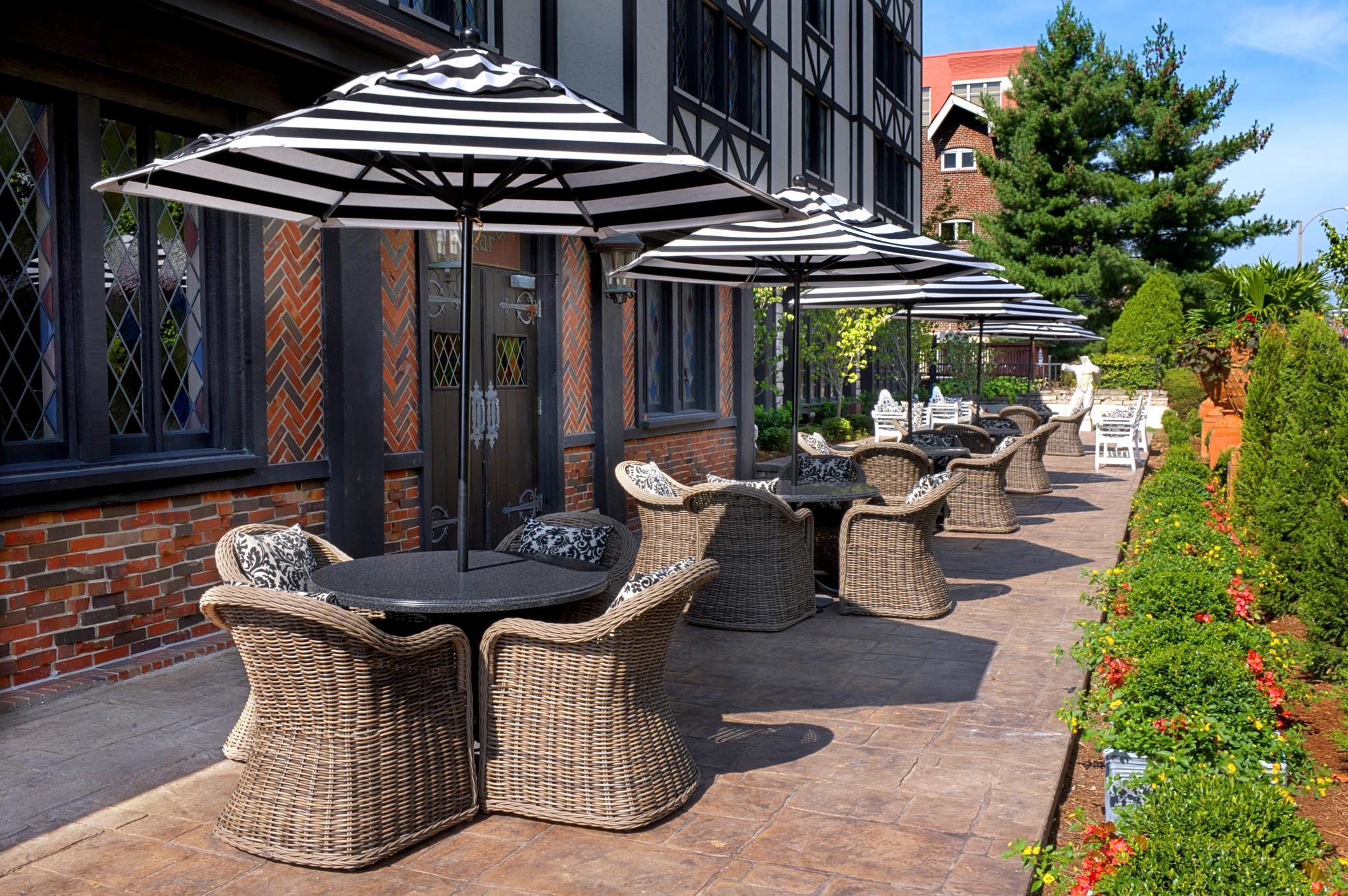 Ngoại cảnh khách sạn