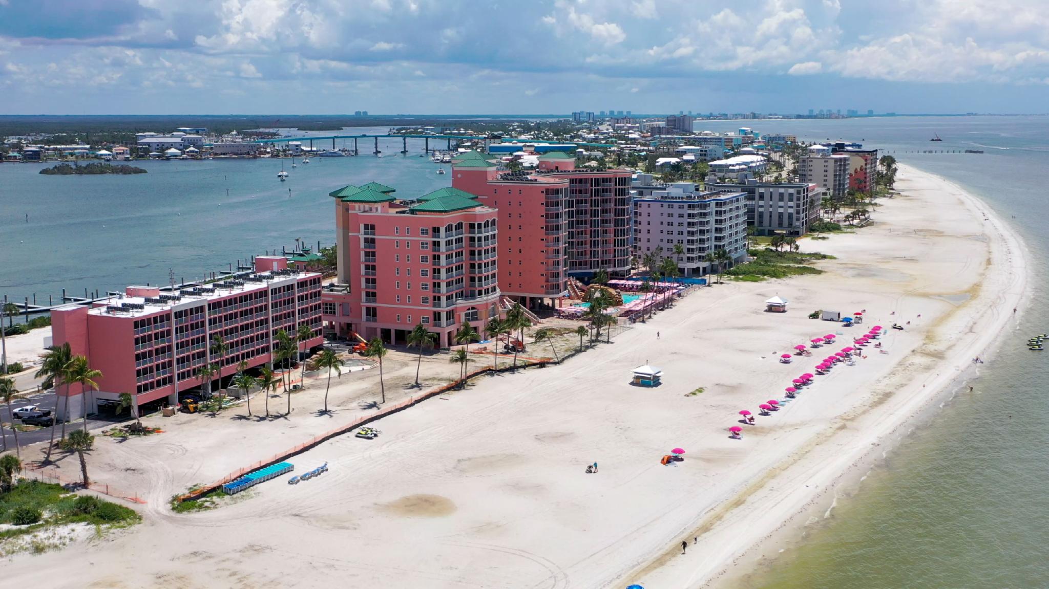 Ngoại cảnh khách sạn