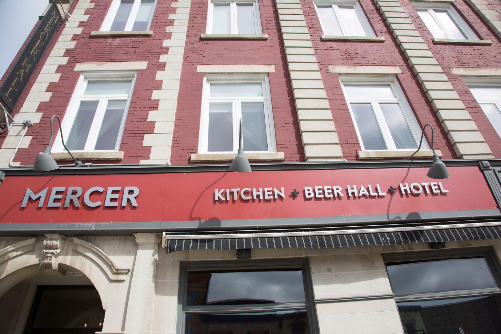 Ngoại cảnh khách sạn