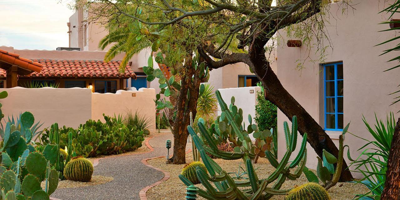 Ngoại cảnh khách sạn