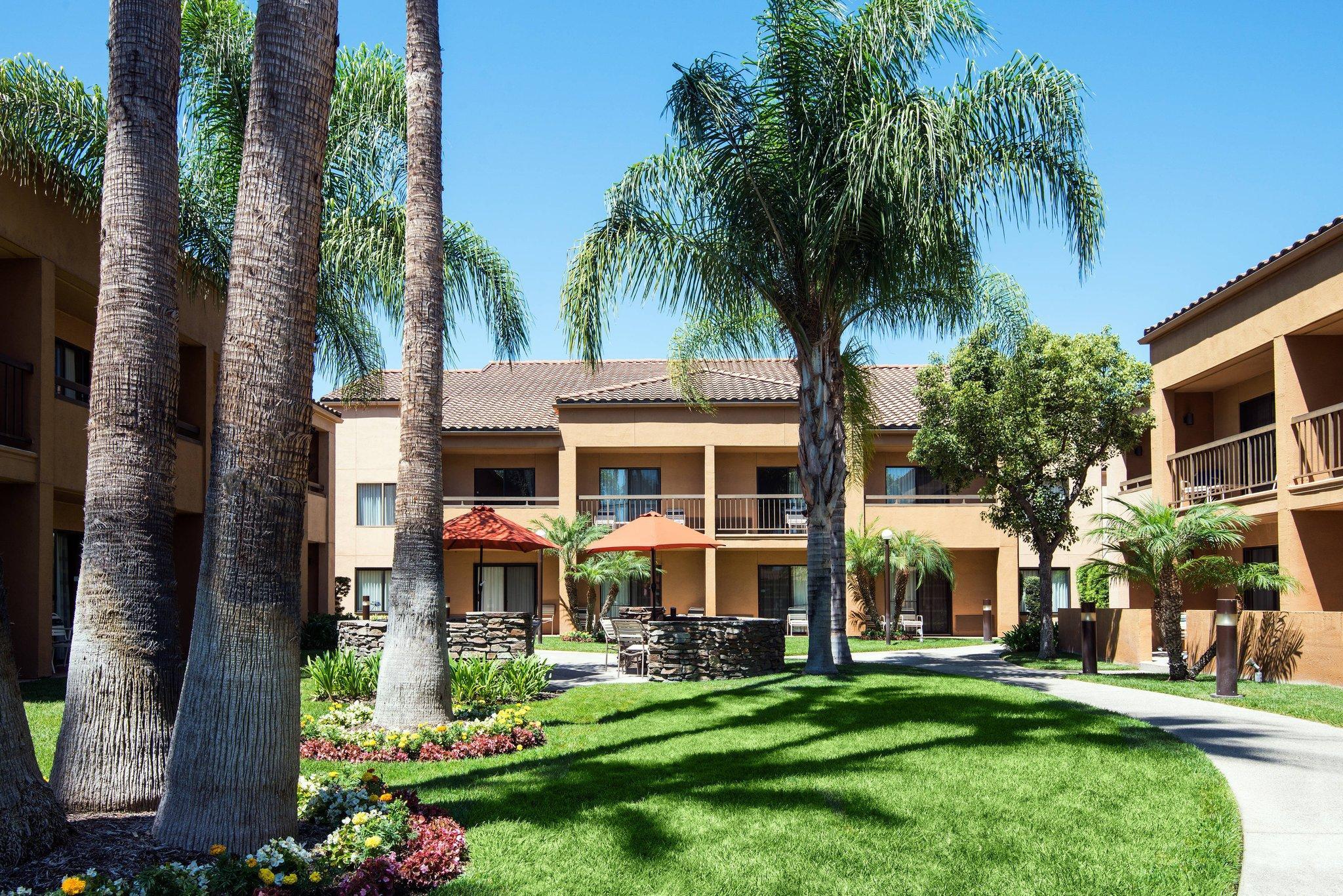 Ngoại cảnh khách sạn